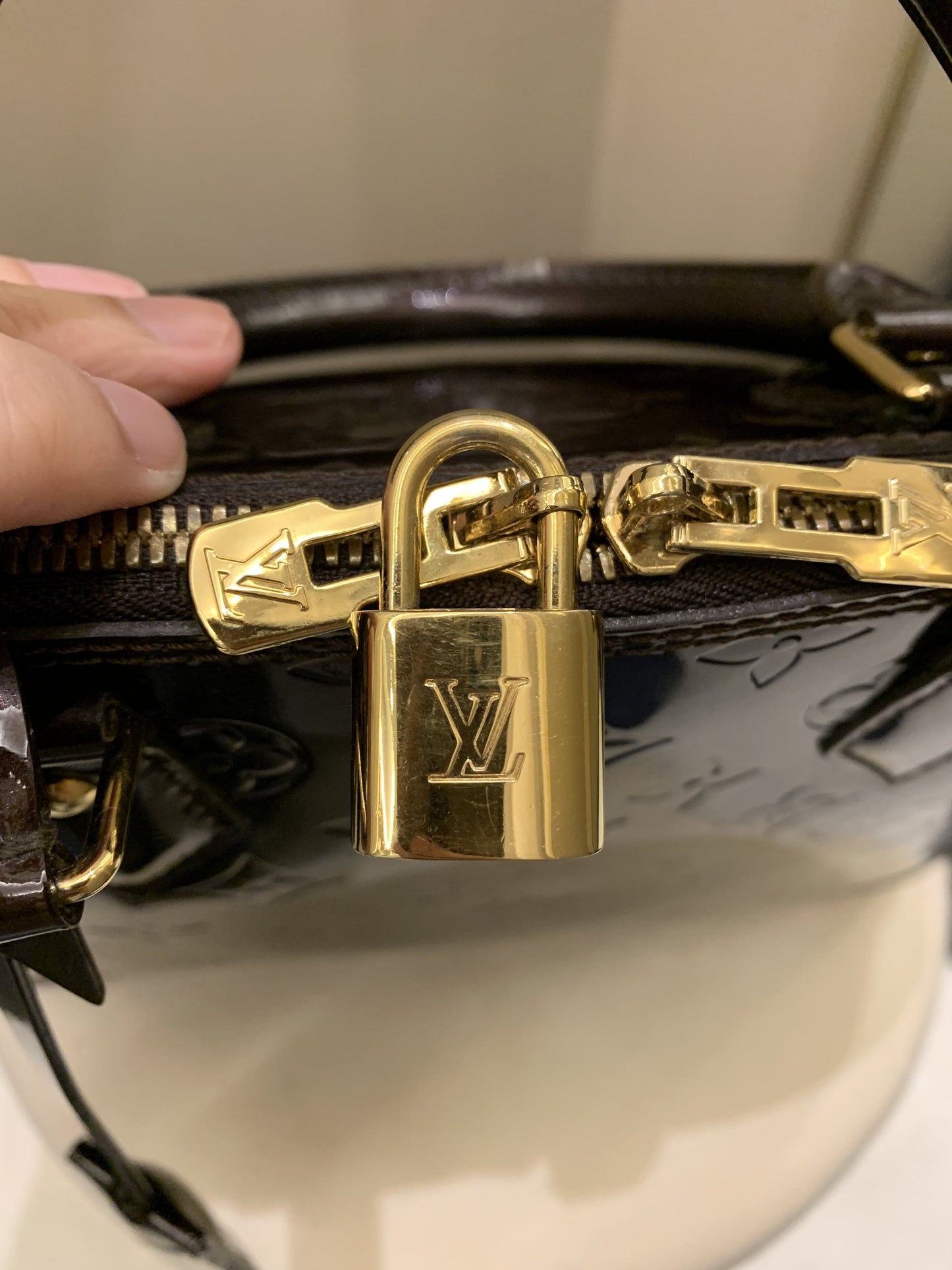 Louis Vuitton Alma Amarante Vernice