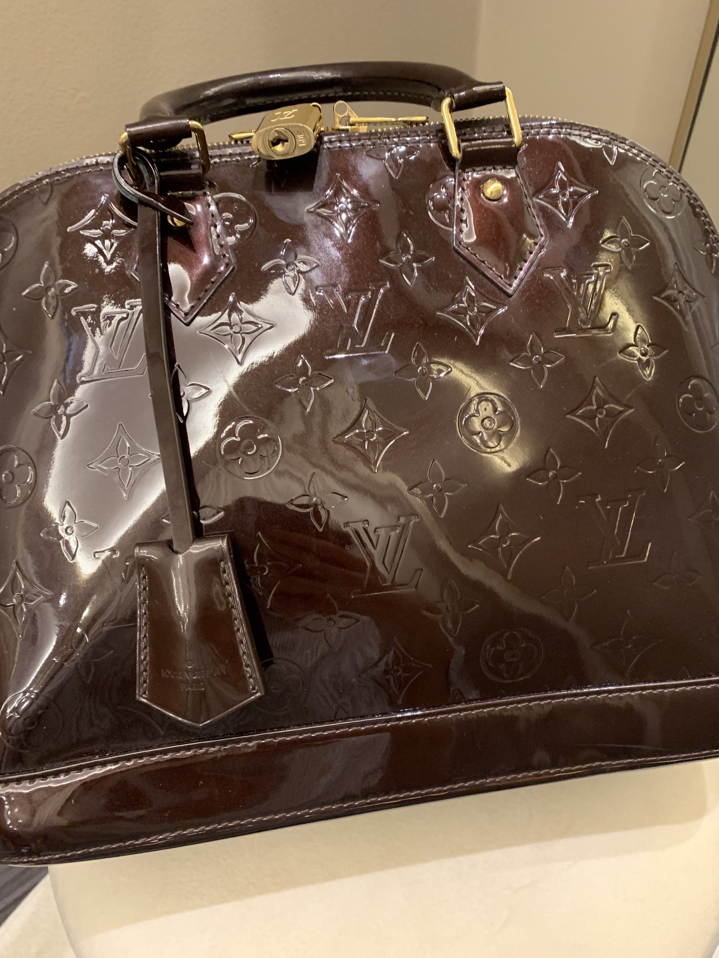 Louis Vuitton Alma Amarante Vernice