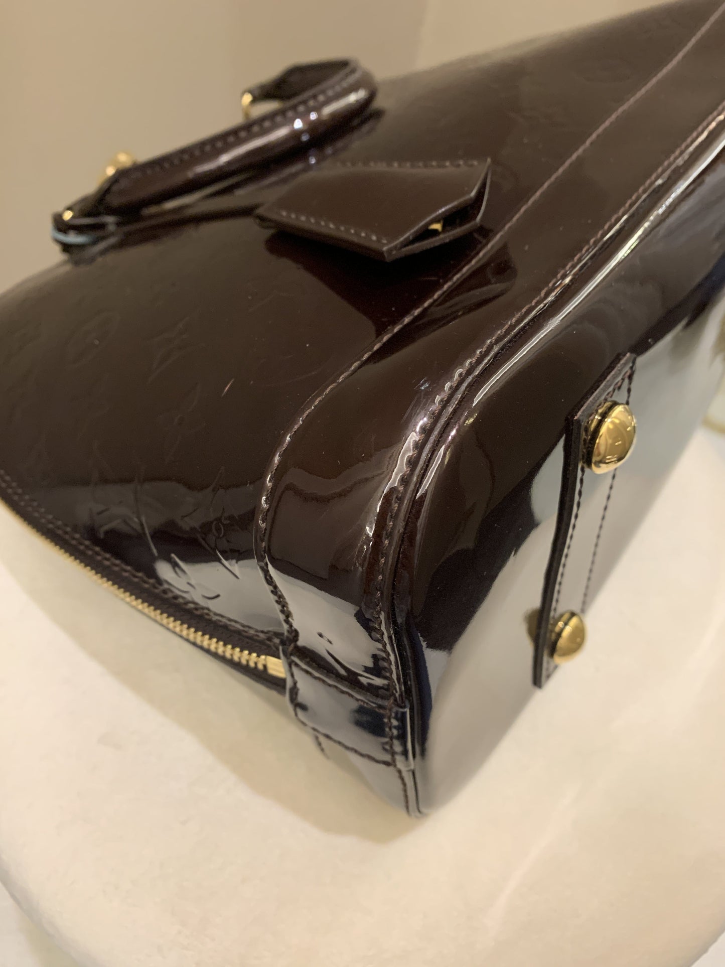 Louis Vuitton Alma Amarante Vernice