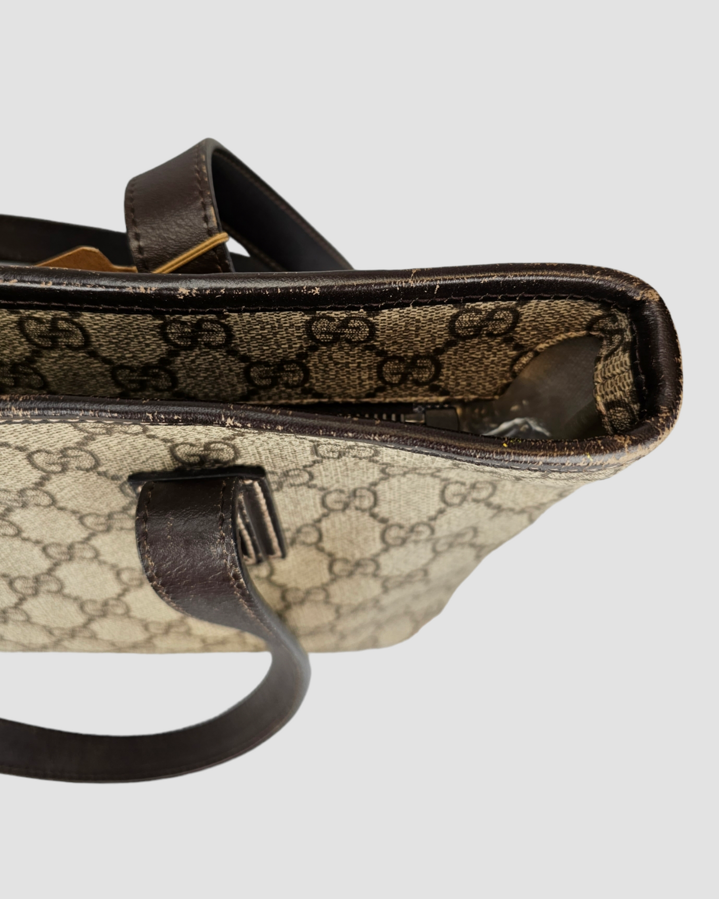 Gucci GG supreme