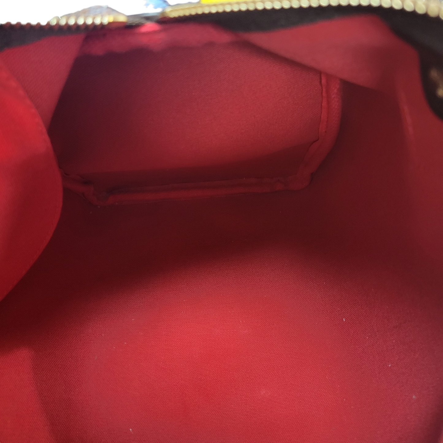 Handbag Luxury Designer By Louis Vuitton  Size: Medium