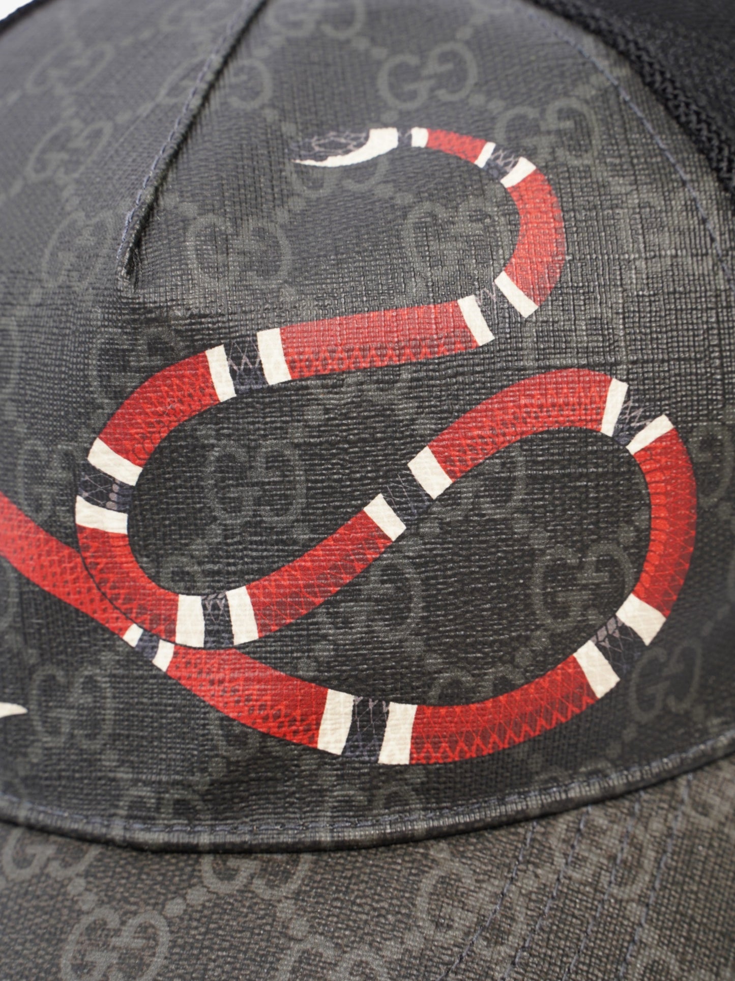 Gucci Kingsnake Print Cap Black GG Supreme / Red Snake Coated Canvas Medium