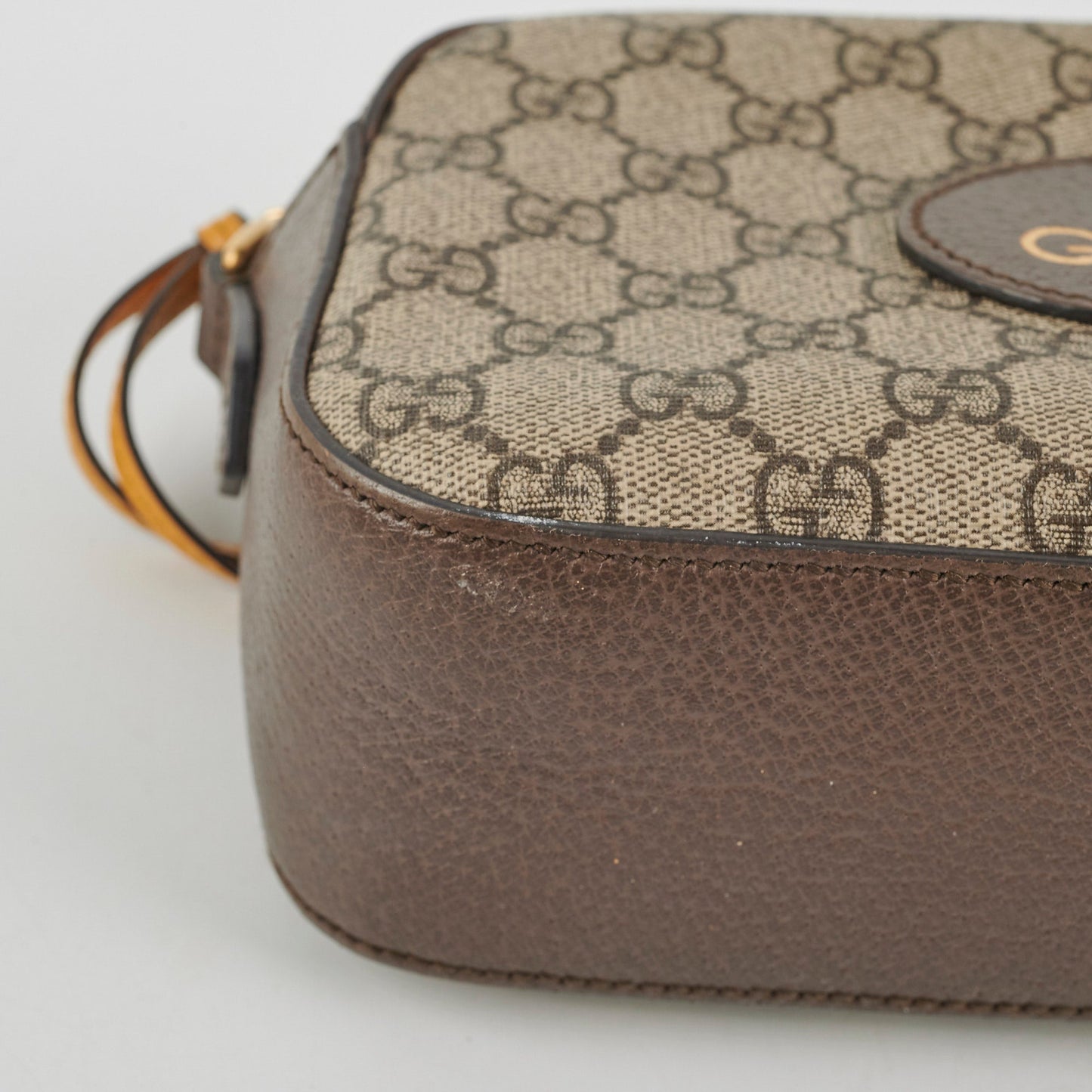 Gucci Neo GG Supreme Messenger Bag