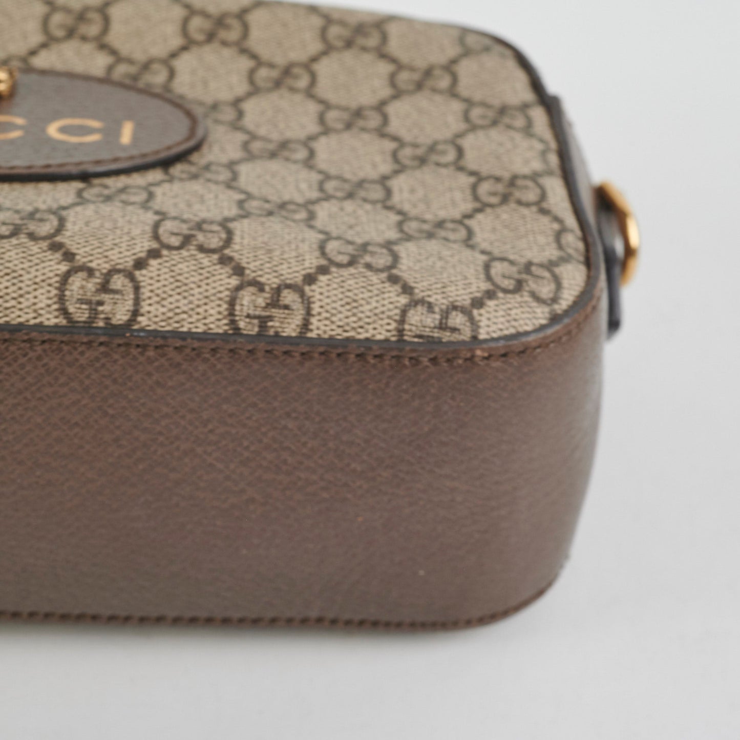 Gucci Neo GG Supreme Messenger Bag