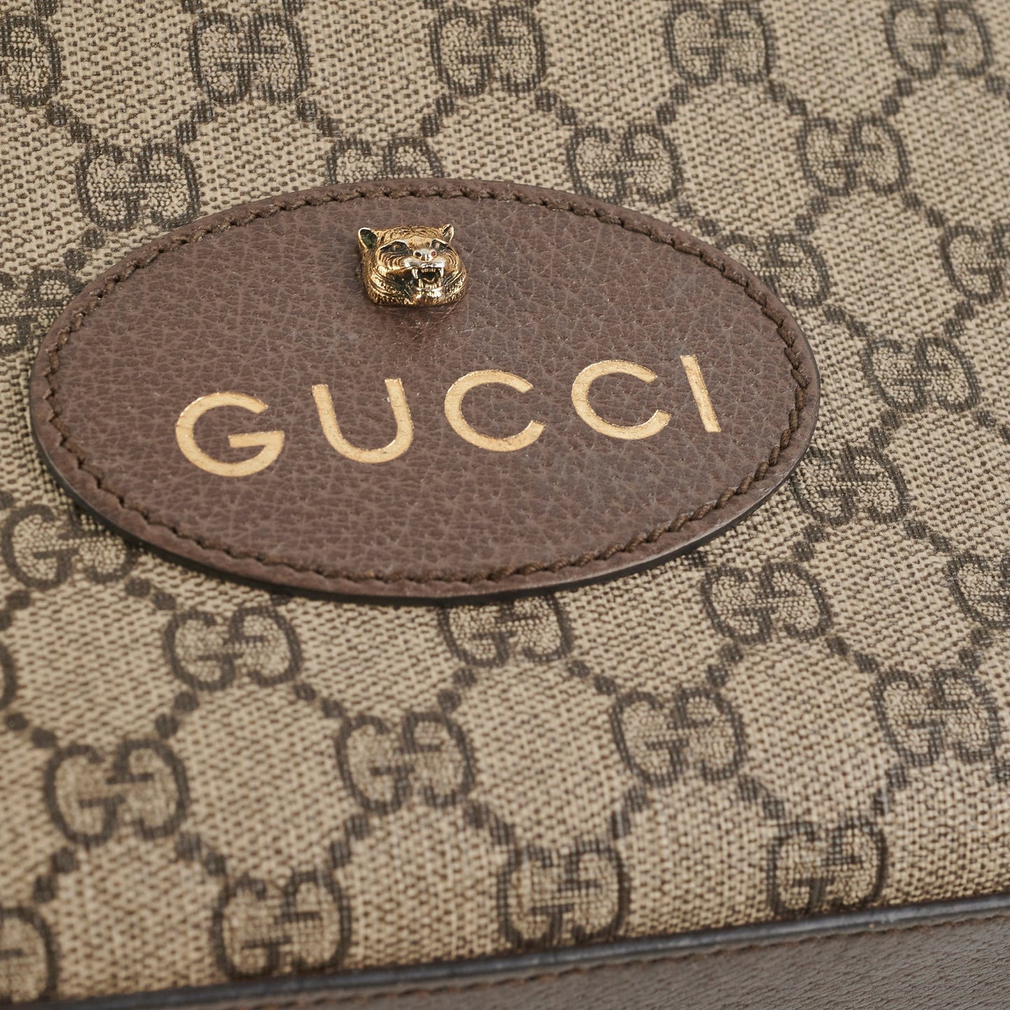 Gucci Neo GG Supreme Messenger Bag