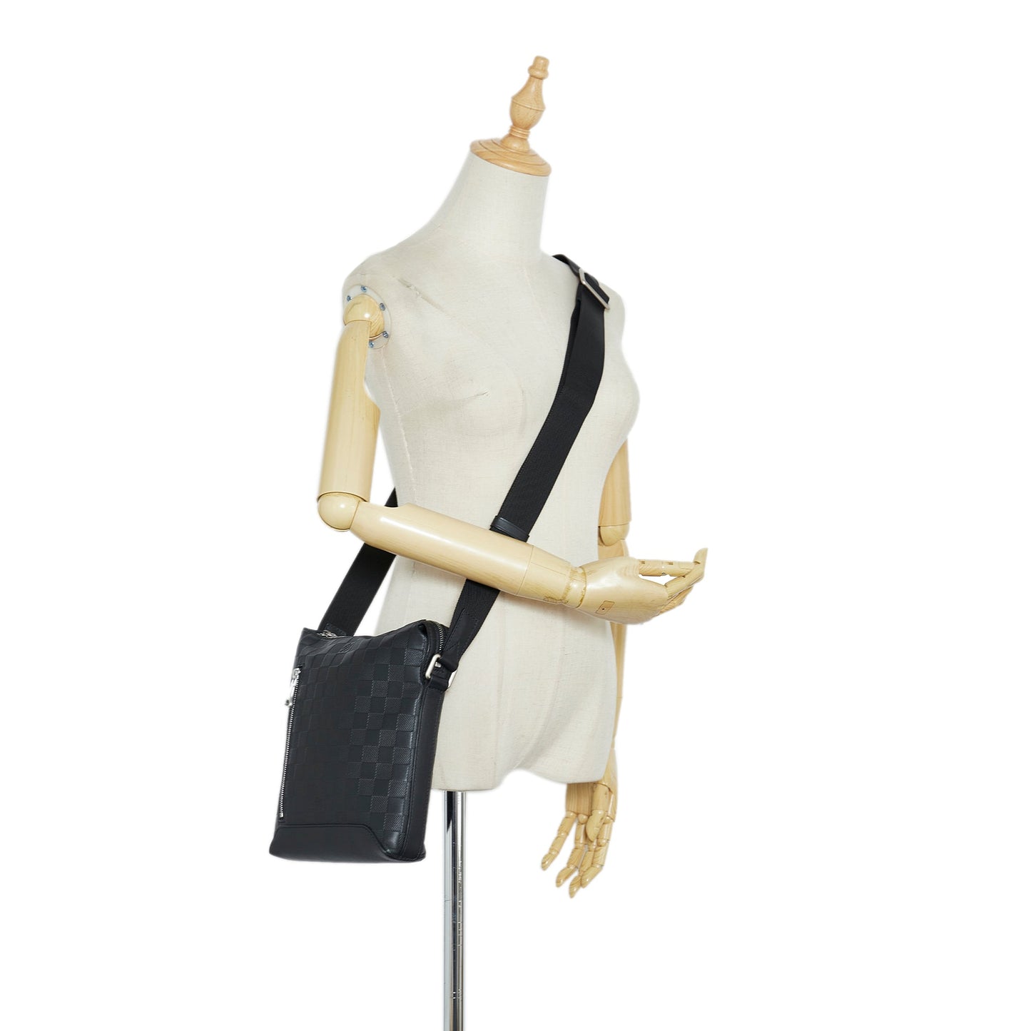 LOUIS VUITTON Damier Infini Discovery Messenger BB Crossbody Bag