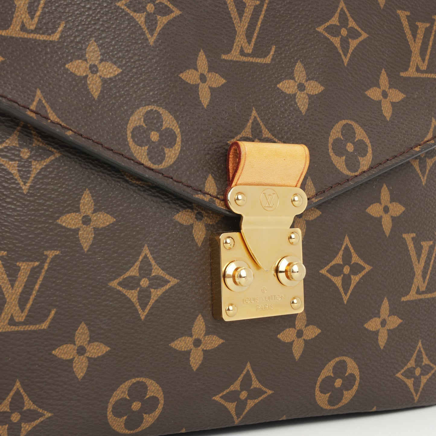 Louis Vuitton - Pochette Metis GHW - Monogram Canvas GHW -