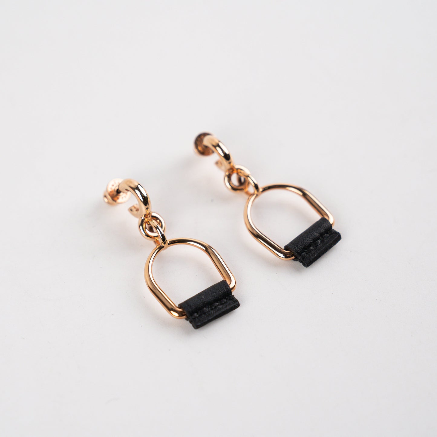 Hermes Boucles D'Oreilles PM Noir