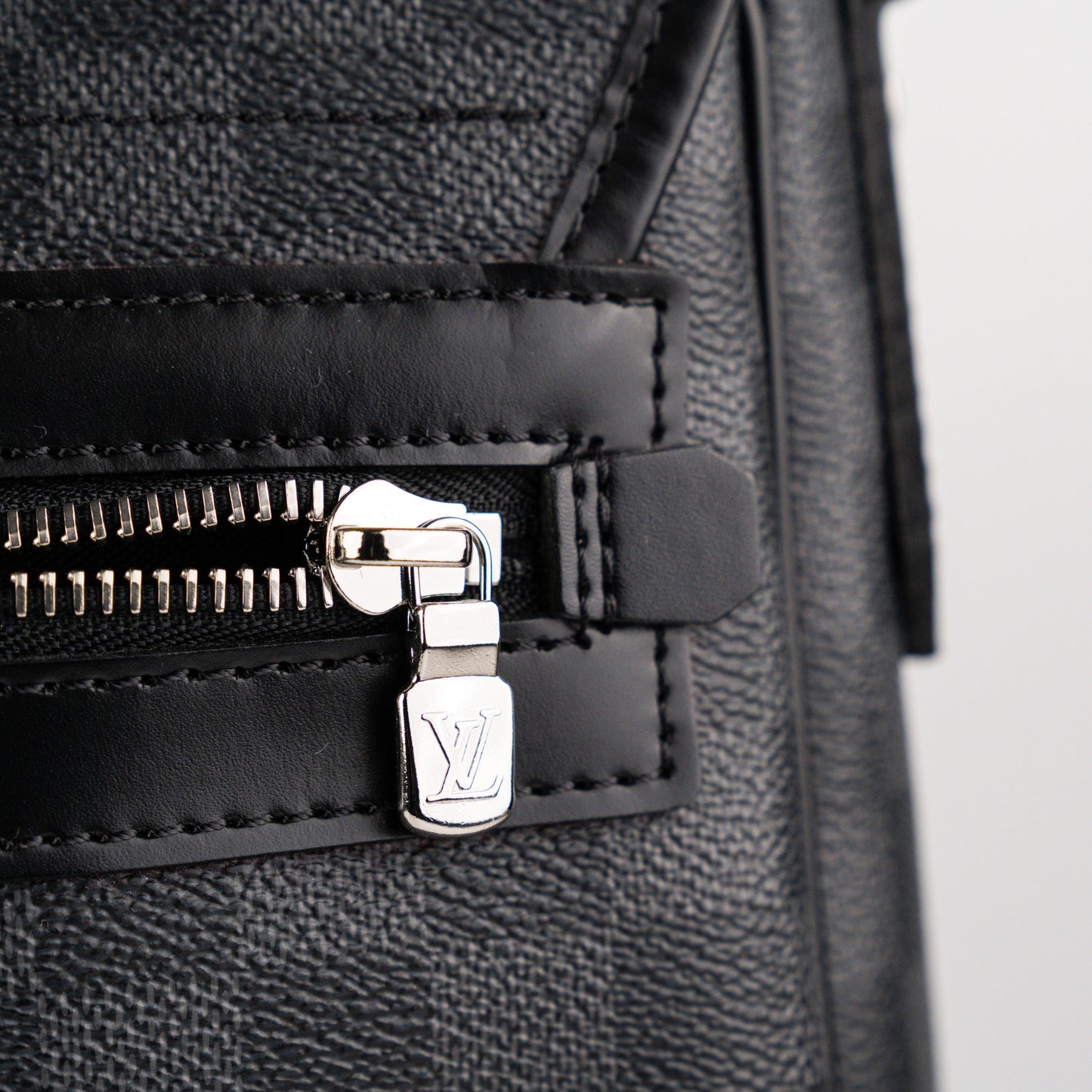 Louis Vuitton Daniel GM Damier Graphite