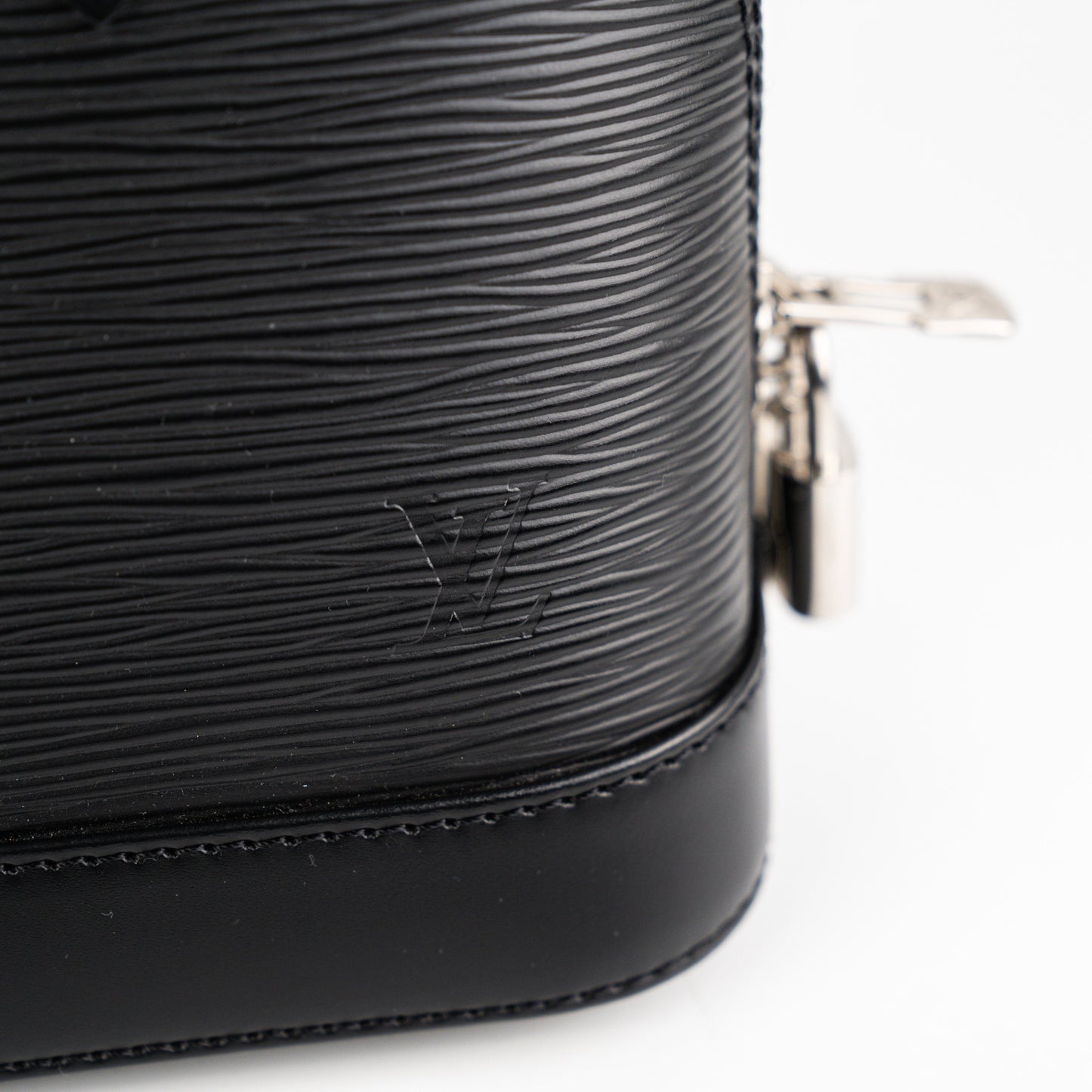 Louis Vuitton Alma BB Epi Black