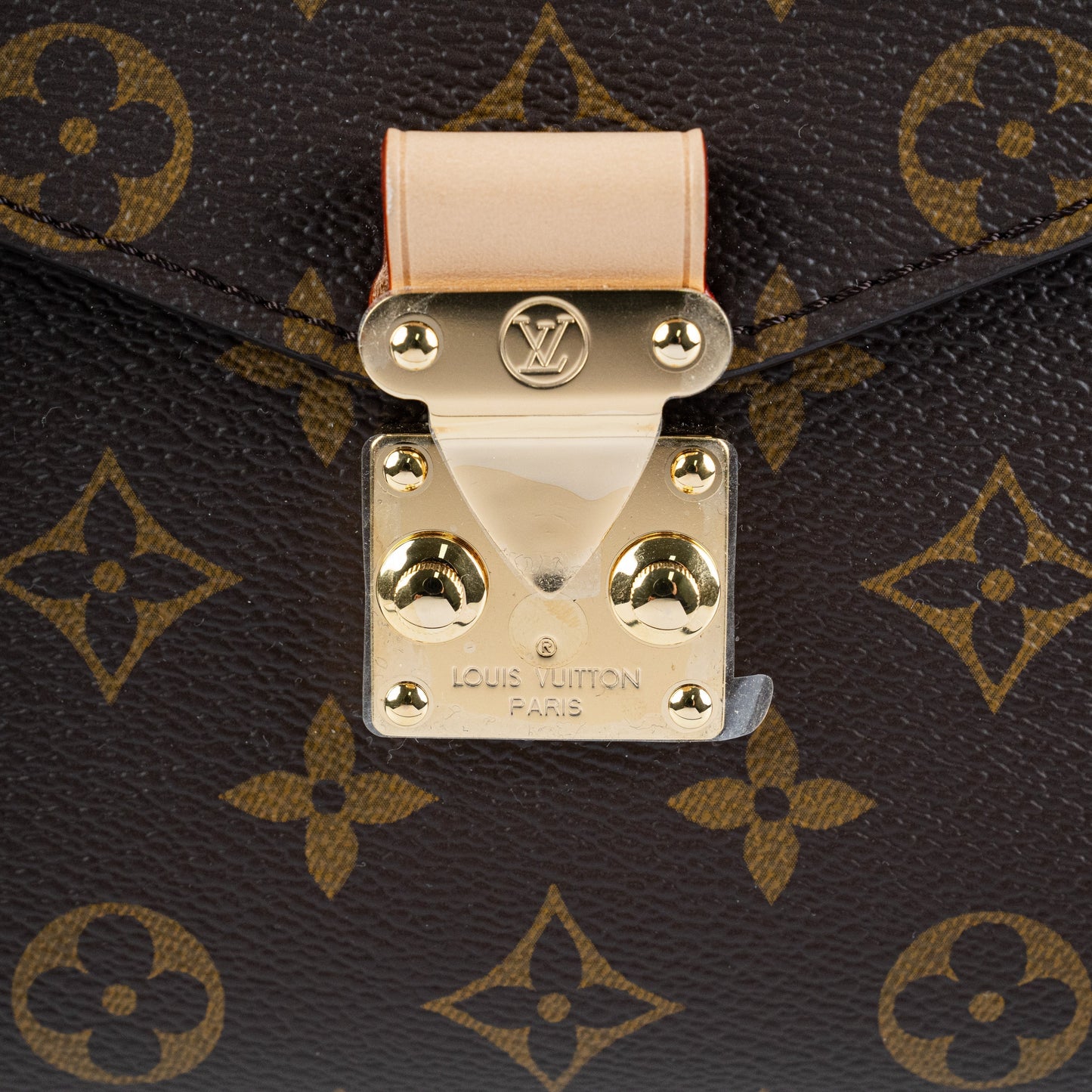 ITEM 12 - Louis Vuitton Pochette Metis Monogram