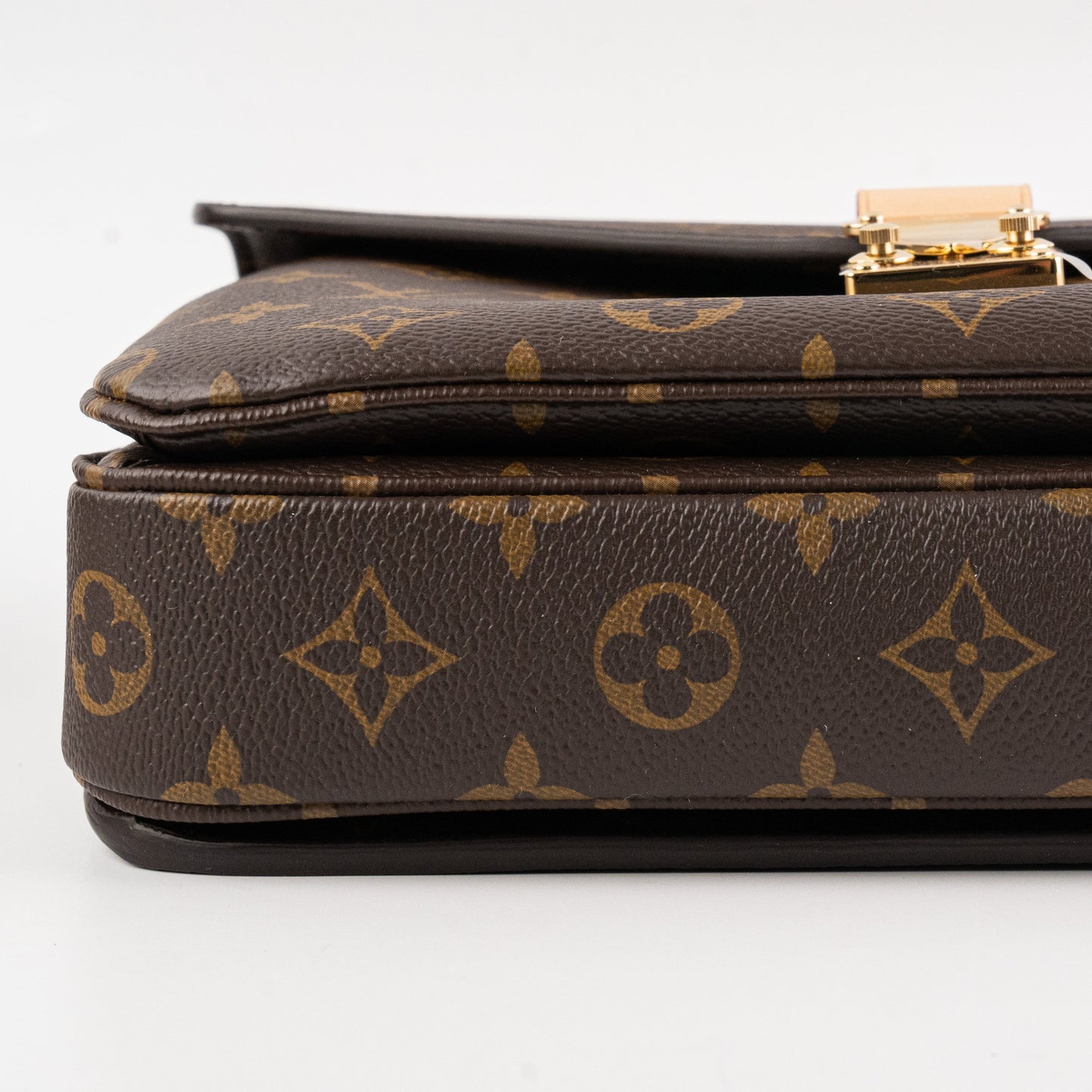 ITEM 12 - Louis Vuitton Pochette Metis Monogram
