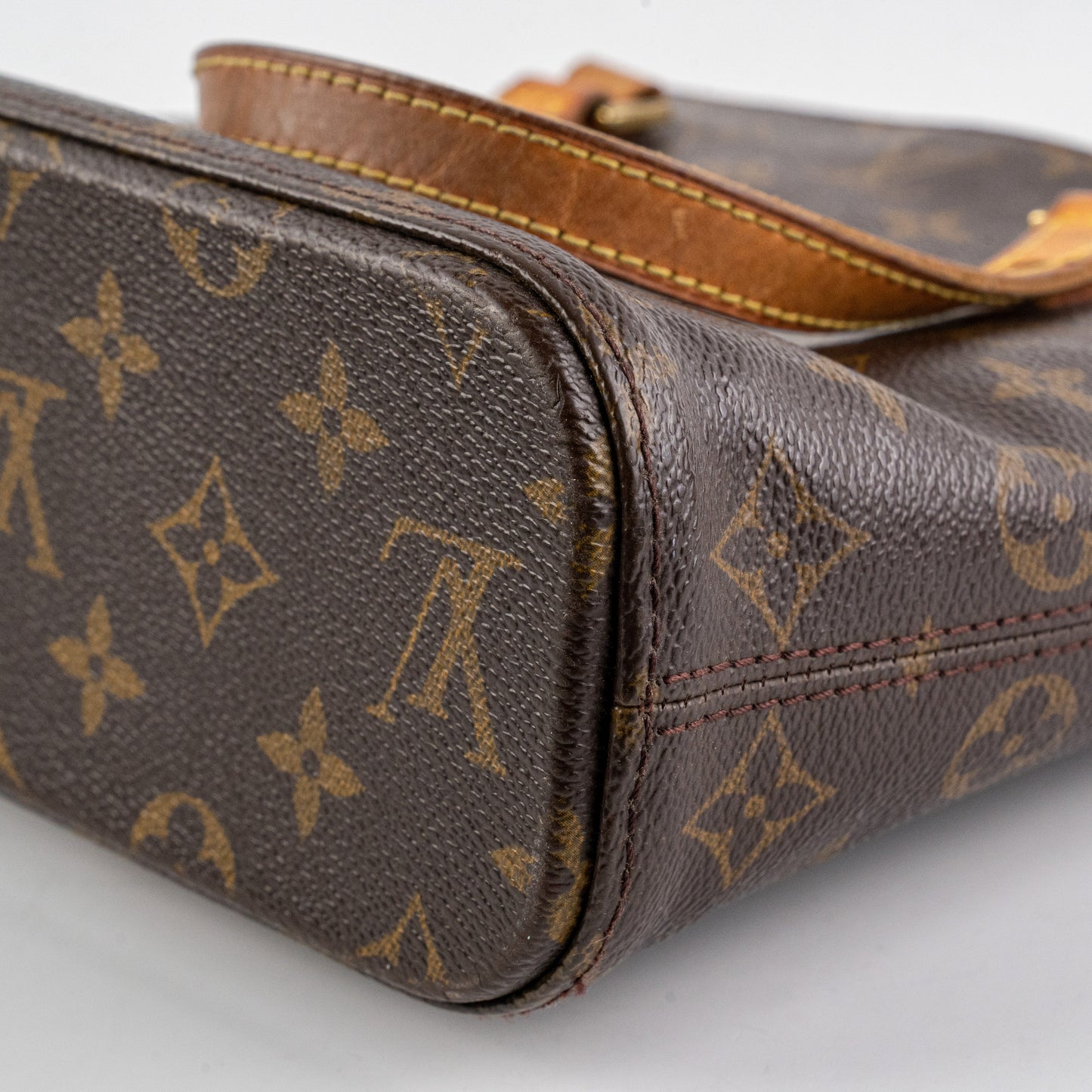 ITEM 19 - Louis Vuitton Vavin Monogram