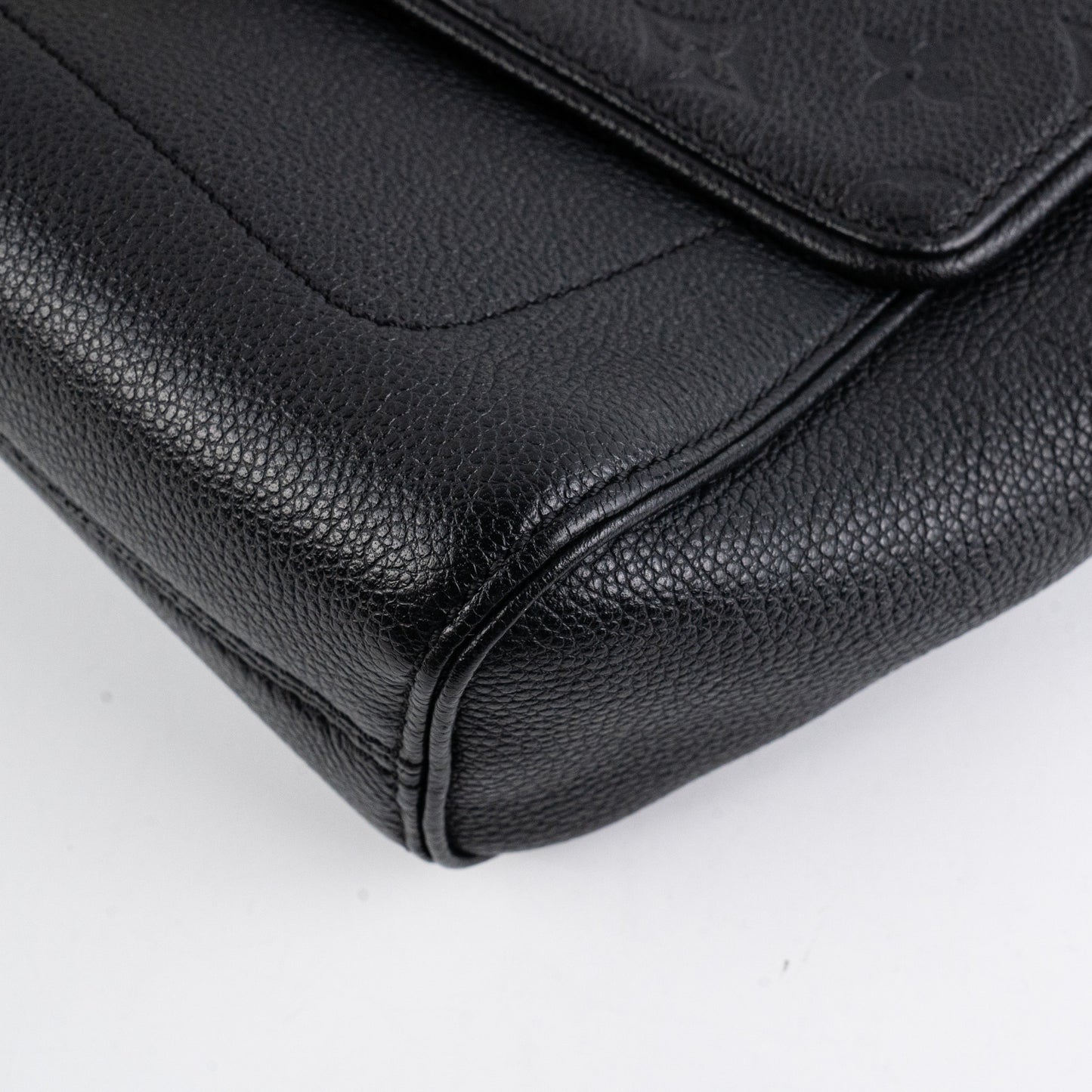 18/7- Louis Vuitton Saint Germain MM Empreinte Black