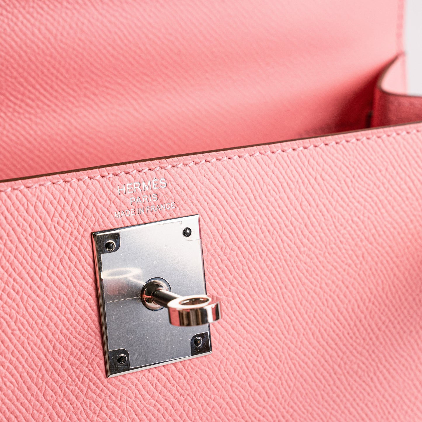 Hermes Kelly 28 Rose Confetti Epsom - Stamp Y 2020