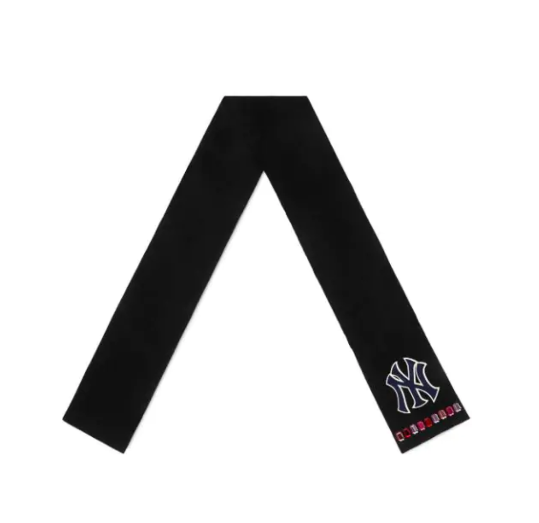 Gucci Wool NY Yankees Crystal Embellished Scarf in Black