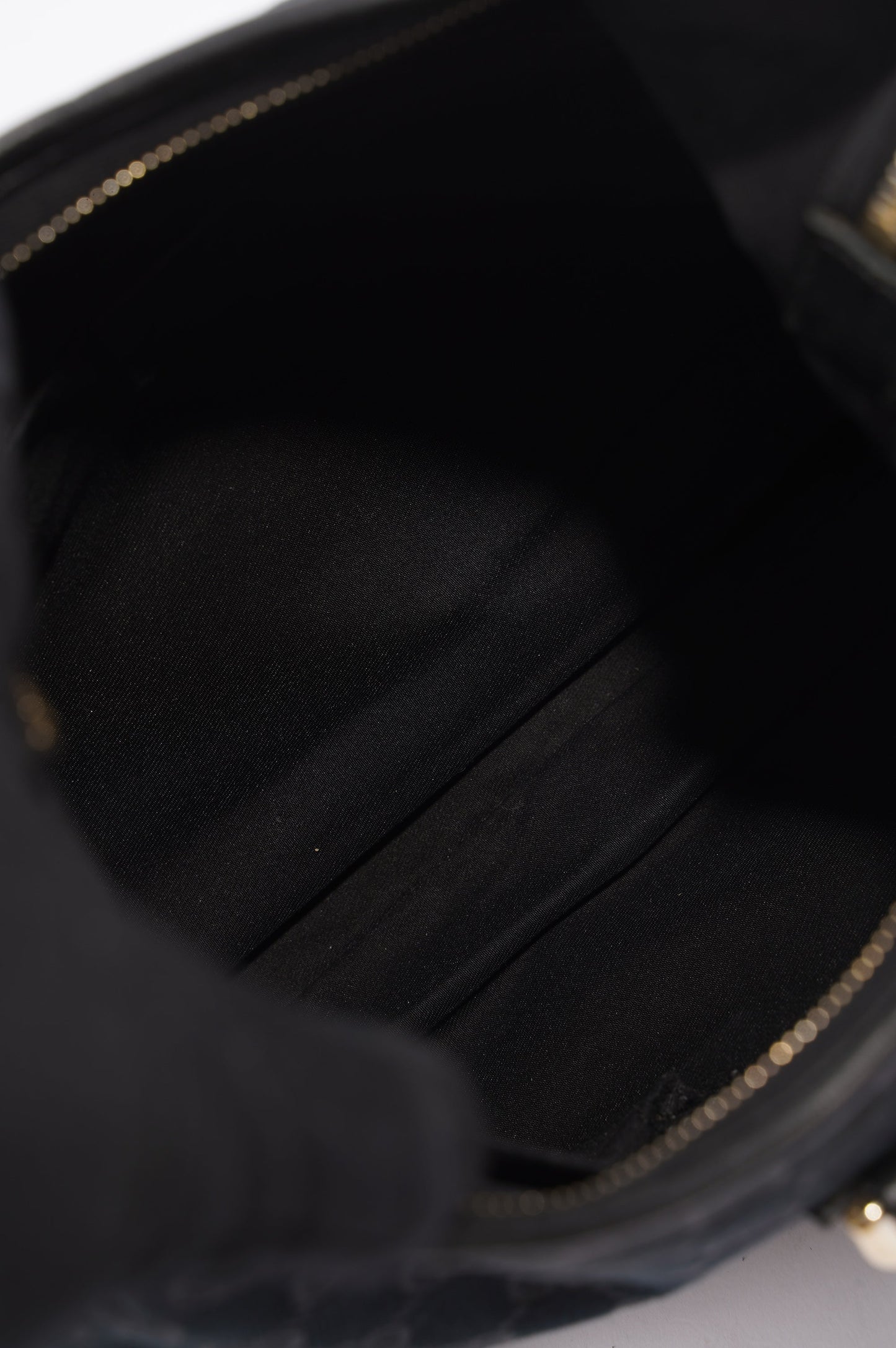 Gucci Abbey GG Shoulder Bag Black Supreme Canvas