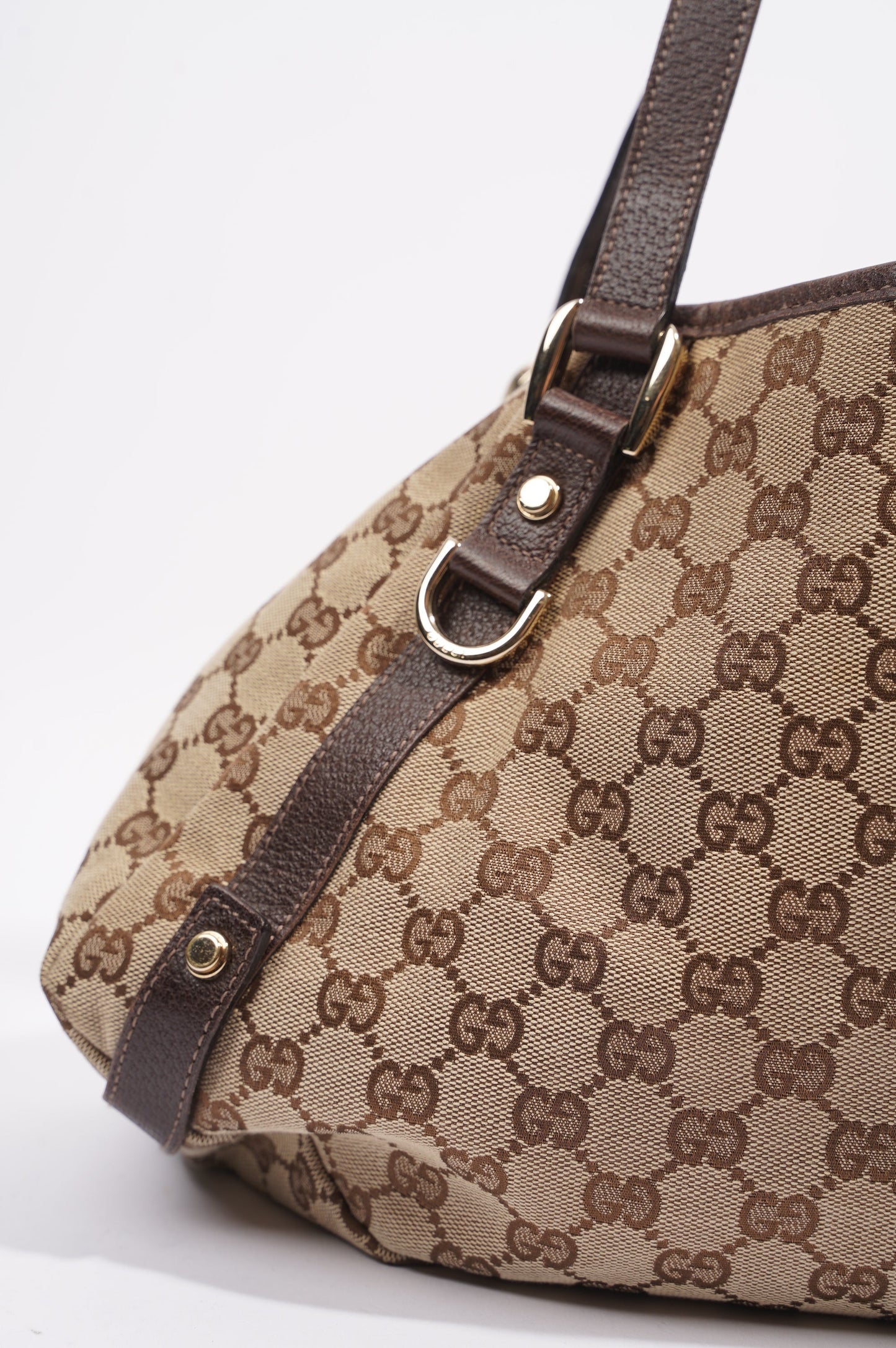 Gucci Pelham Shoulder Bag Supreme Canvas