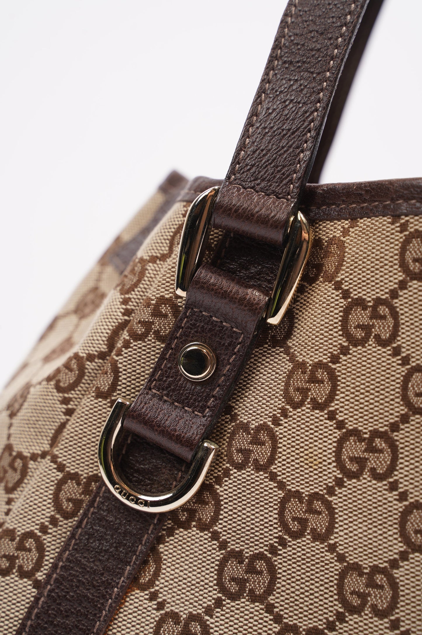 Gucci Pelham Shoulder Bag Supreme Canvas