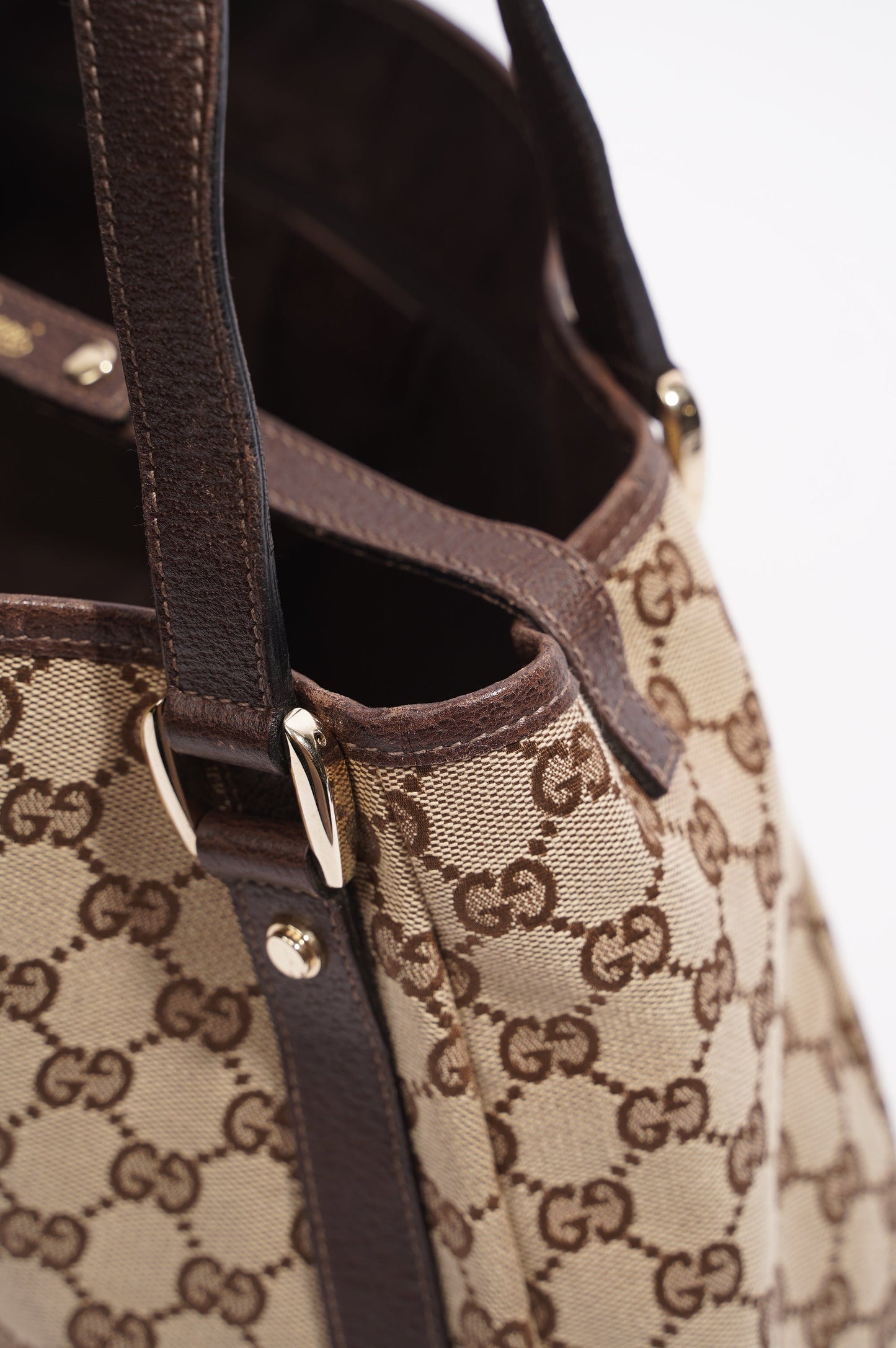 Gucci Pelham Shoulder Bag Supreme Canvas