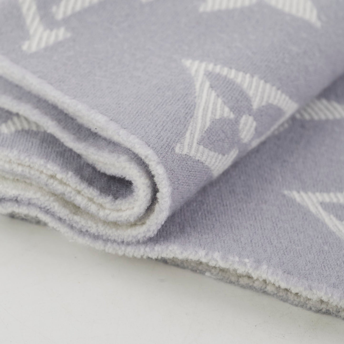 Louis Vuitton Essential Scarf Grey/Purple