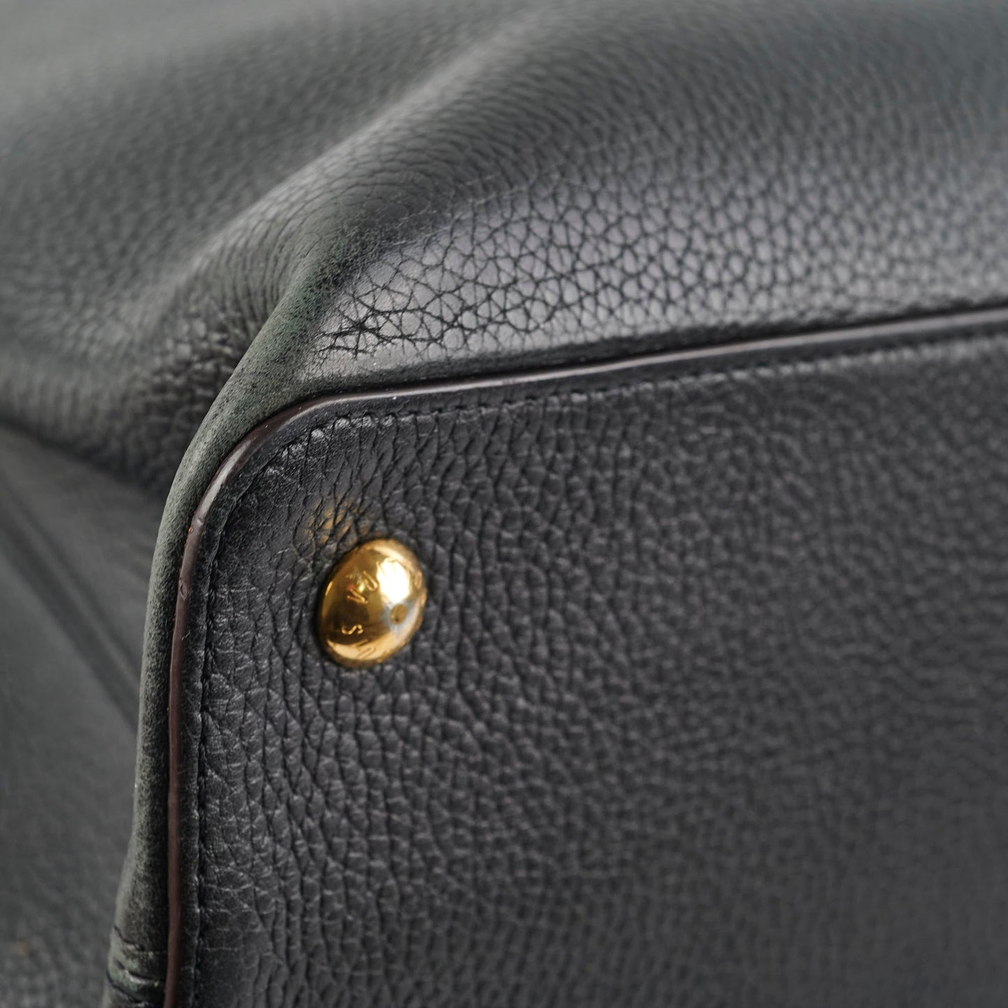 Louis Vuitton Capucines Black MM