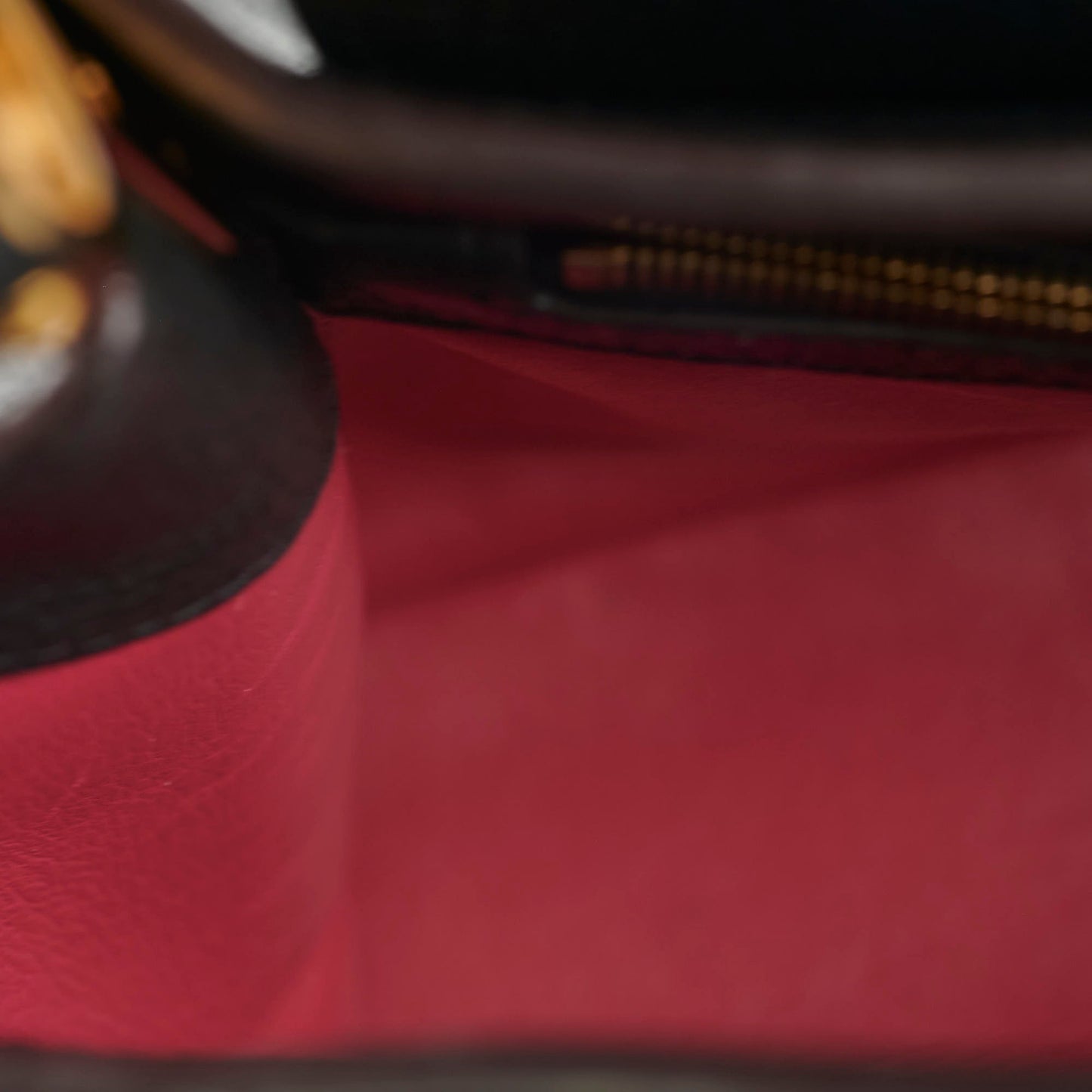 Louis Vuitton Capucines Black MM