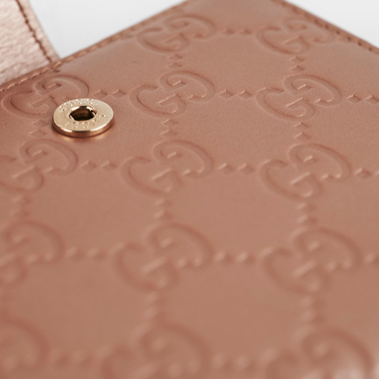 Gucci GG Supreme Wallet Pink