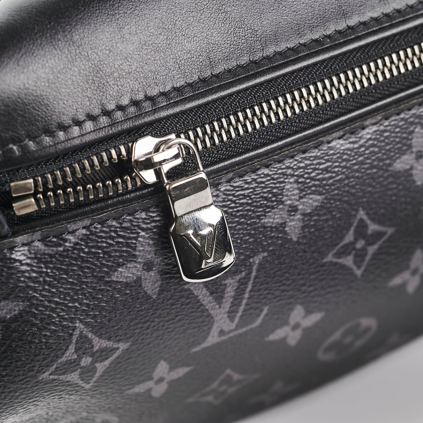 Louis Vuitton Discovery GM Bumbag