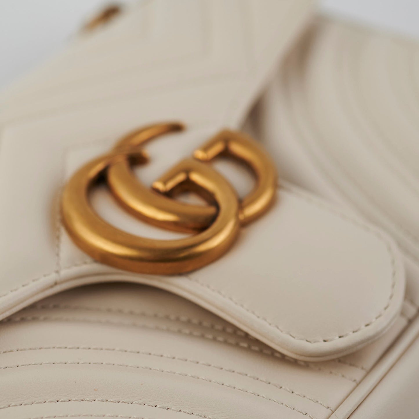 Gucci Marmont Medium Ivory