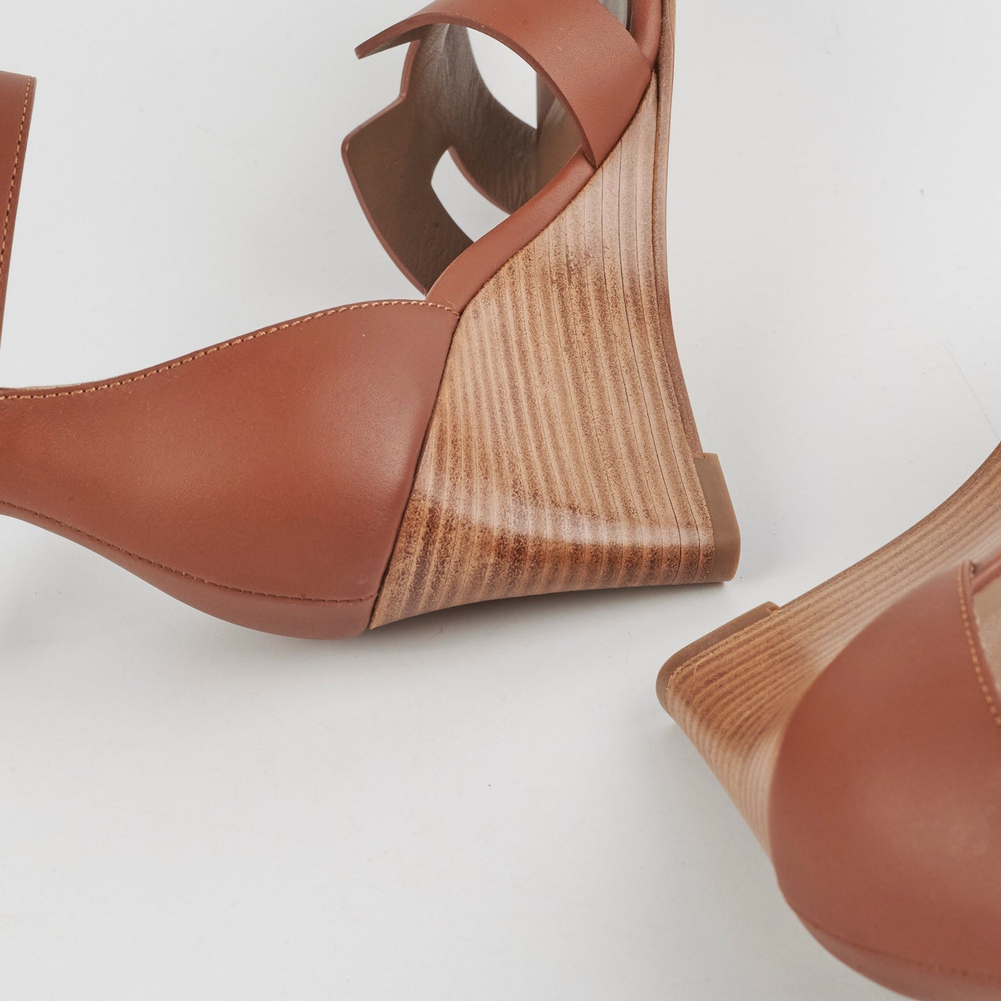 Hermes Legend Gold Size 34 Sandals