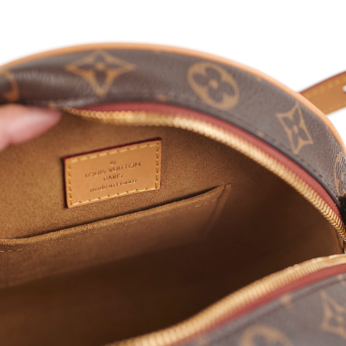 Louis Vuitton Boite Chapeau Souple MM Monogram Crossbody