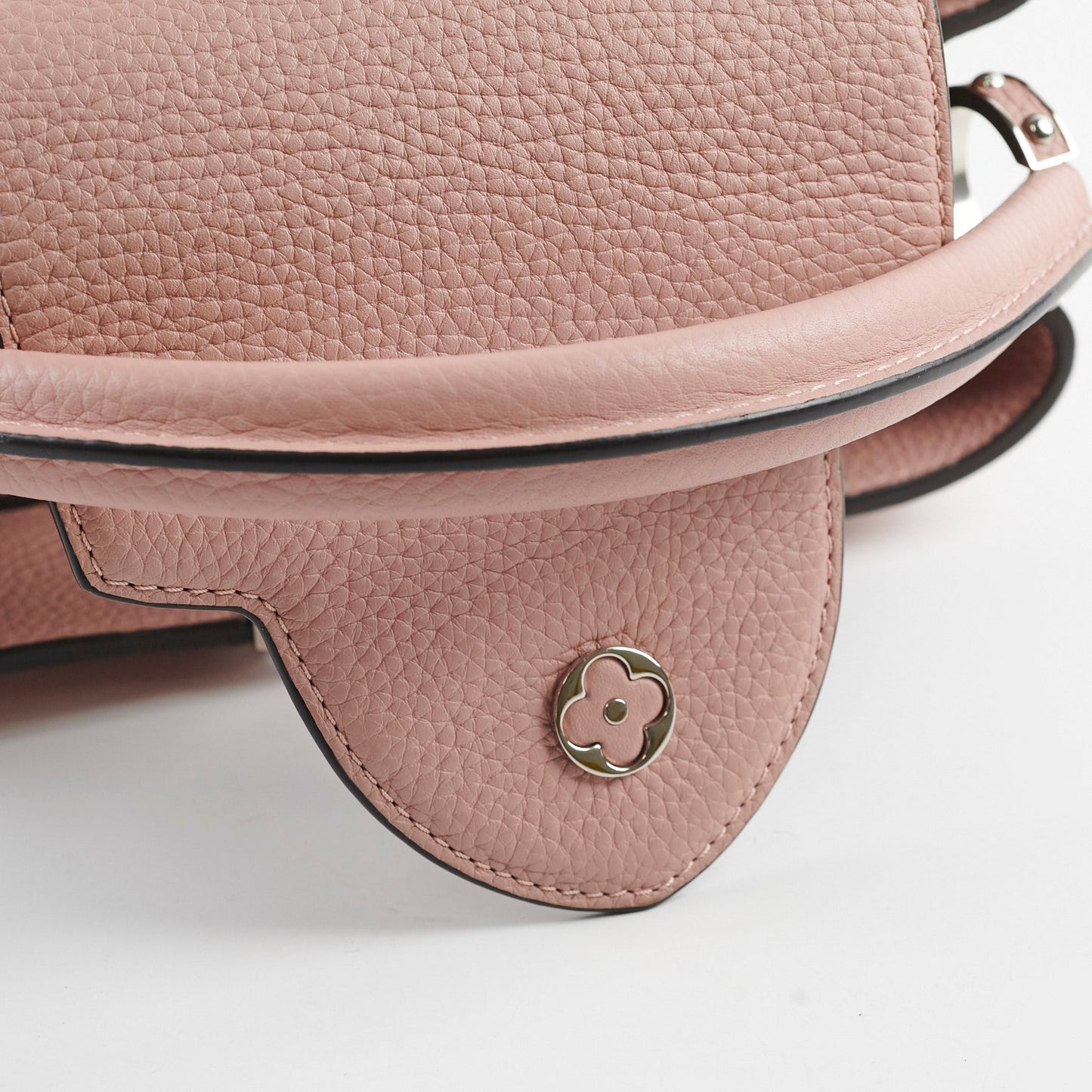 Louis Vuitton Capucines PM Magnolia