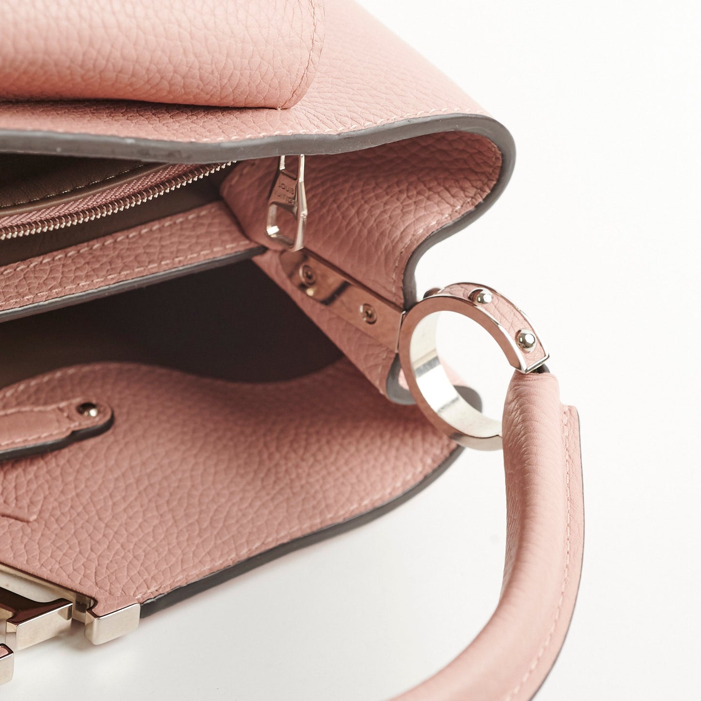 Louis Vuitton Capucines PM Magnolia