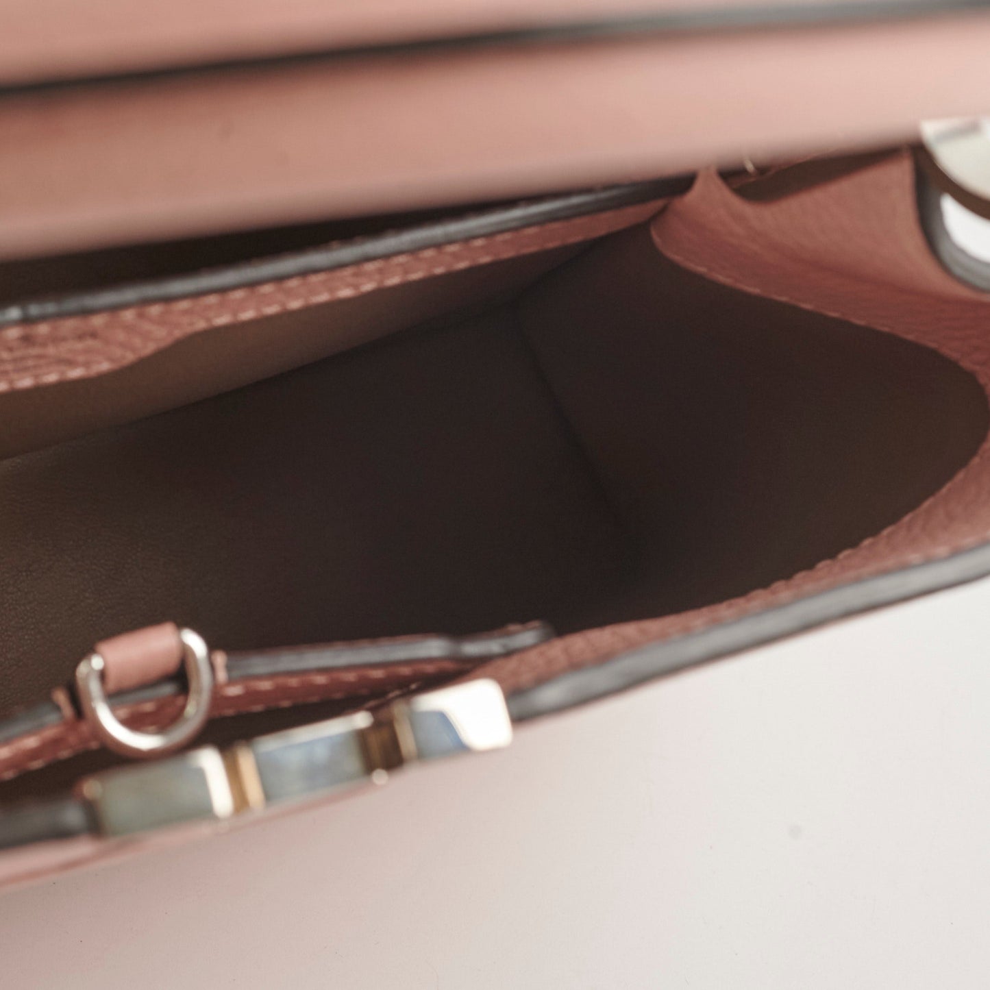 Louis Vuitton Capucines PM Magnolia