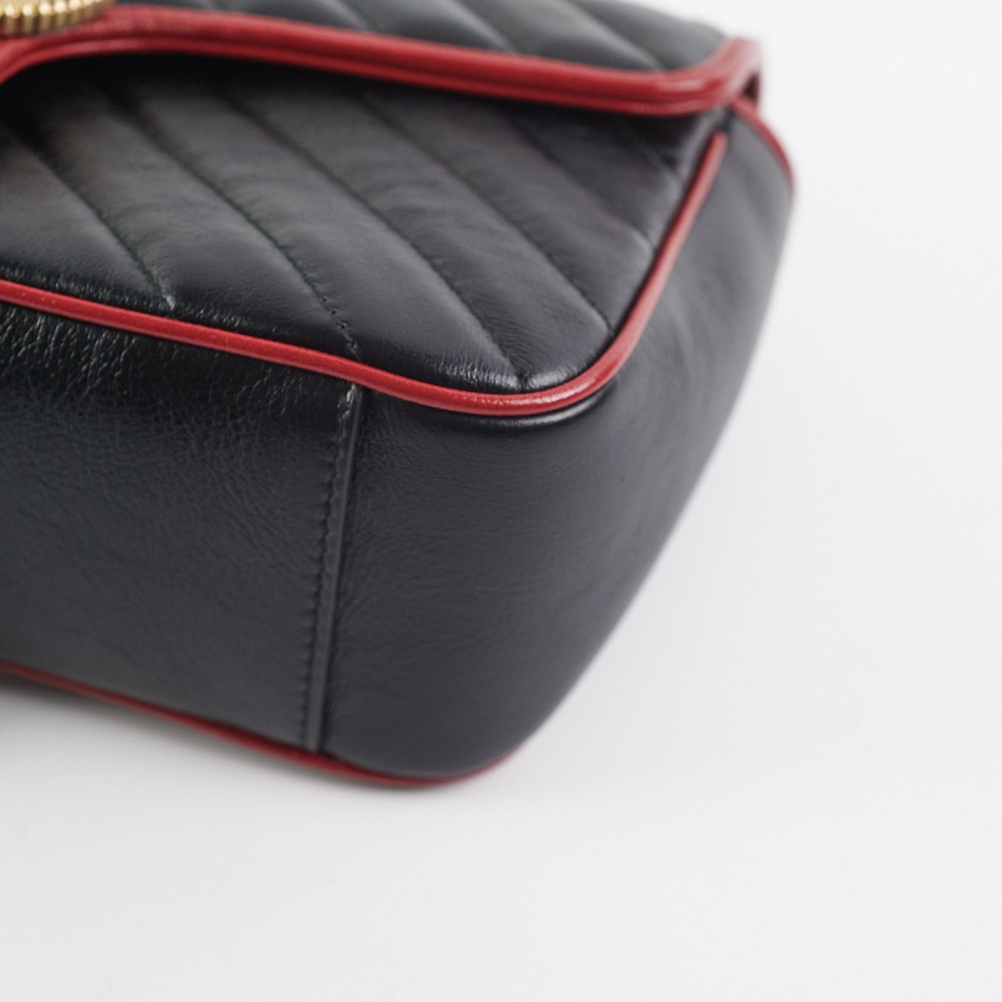 Gucci Marmont Small Black/ Red Shoulder Bag
