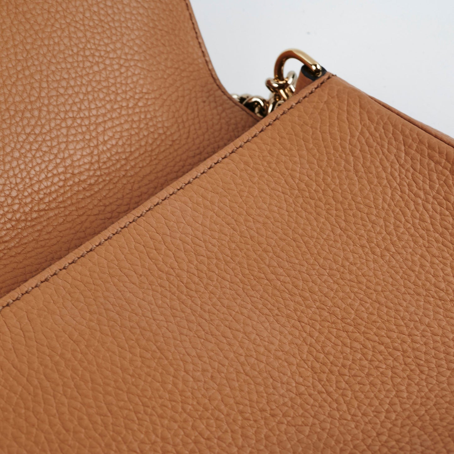 Gucci Soho Swing Chain Bag Beige
