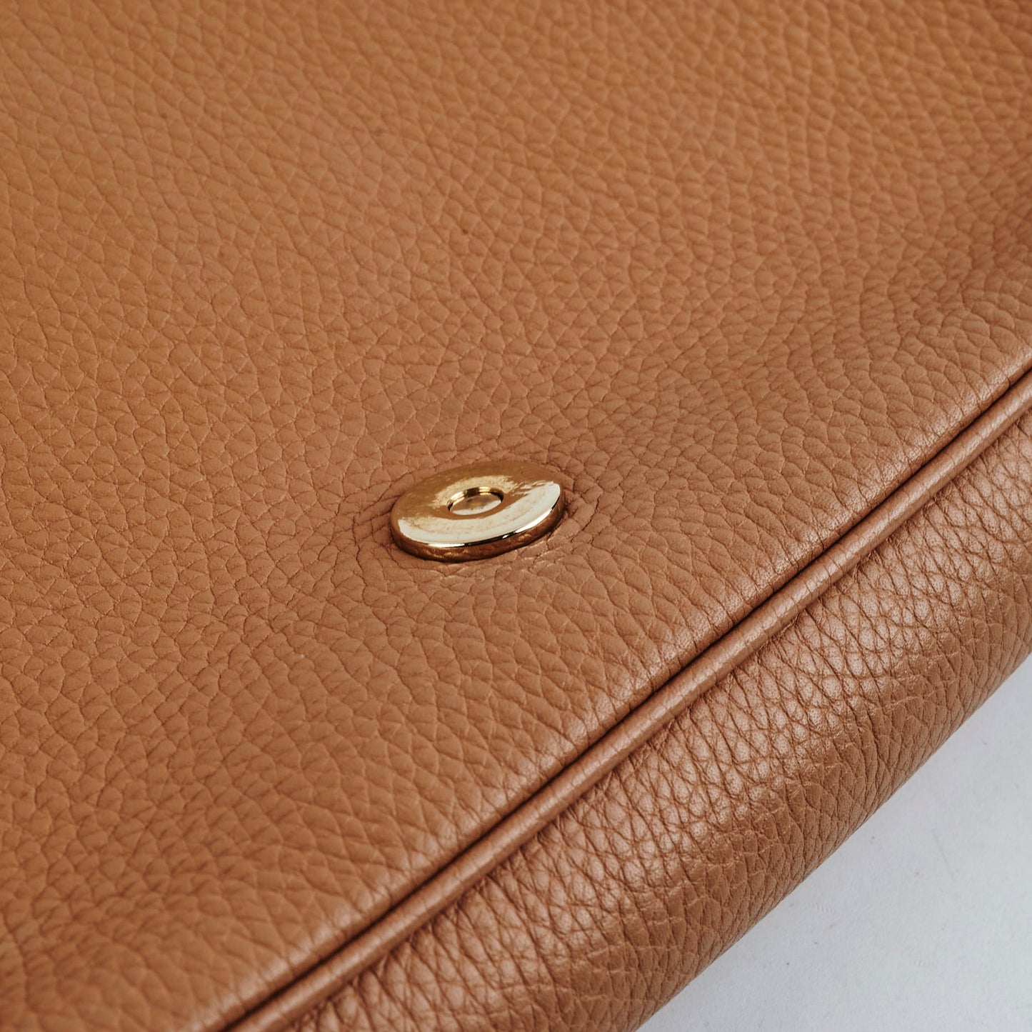 Gucci Soho Swing Chain Bag Beige