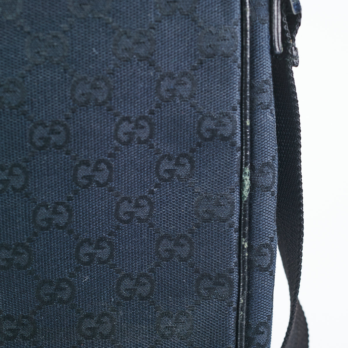Gucci Men Messenger Canvas Black