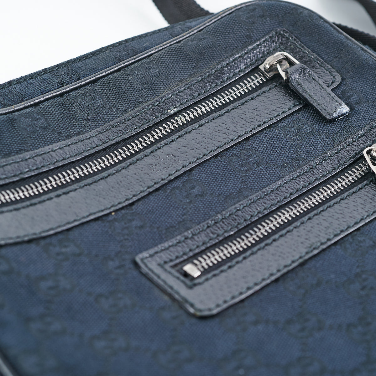 Gucci Men Messenger Canvas Black
