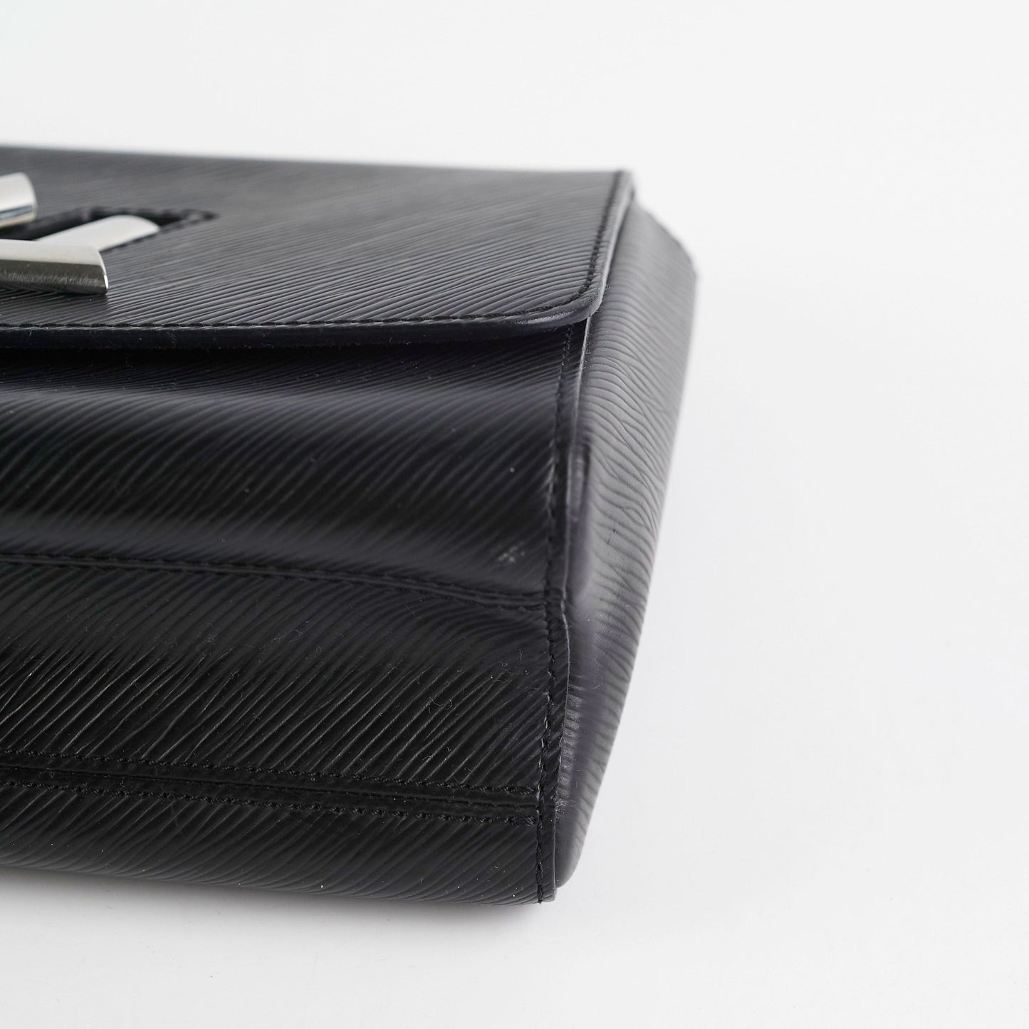 ITEM 31 - Louis Vuitton Twist Epi MM Black