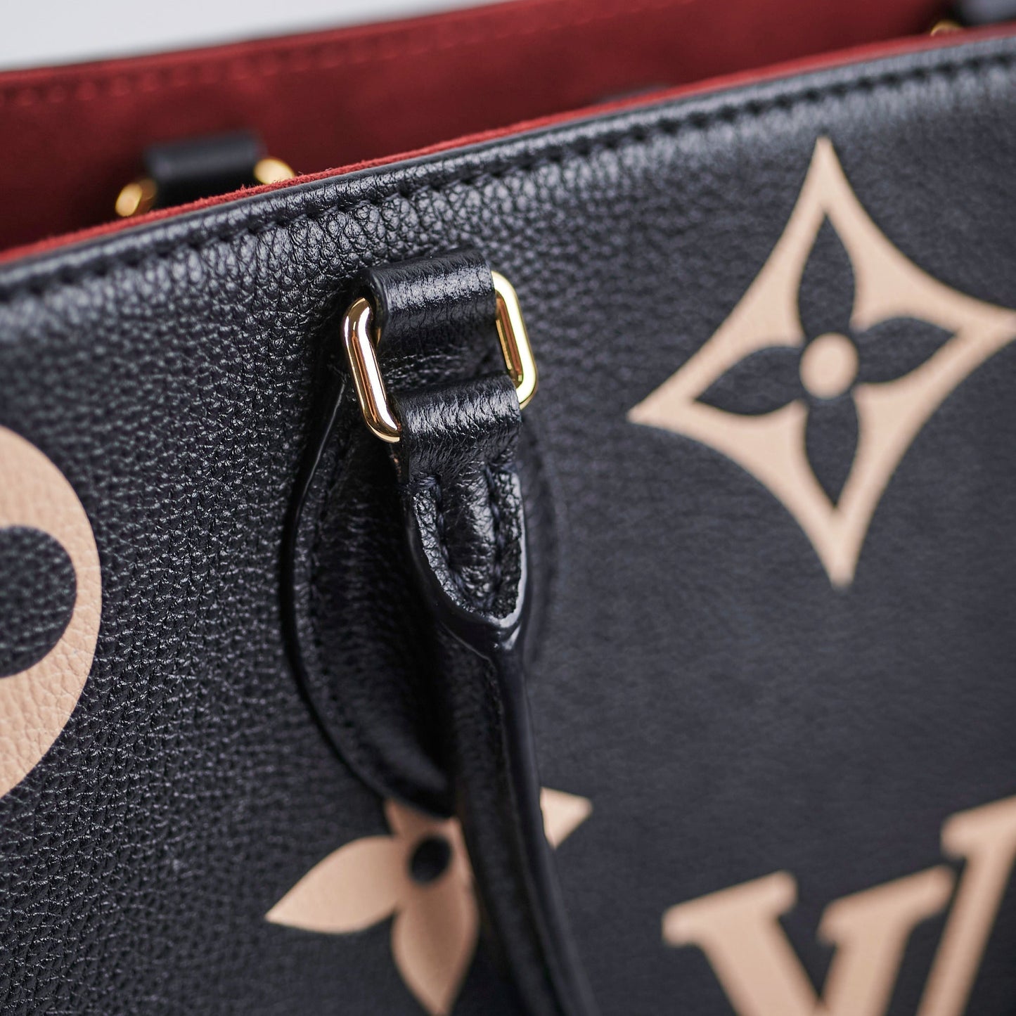 ITEM 18 - Louis Vuitton OnTheGo MM Bicolour