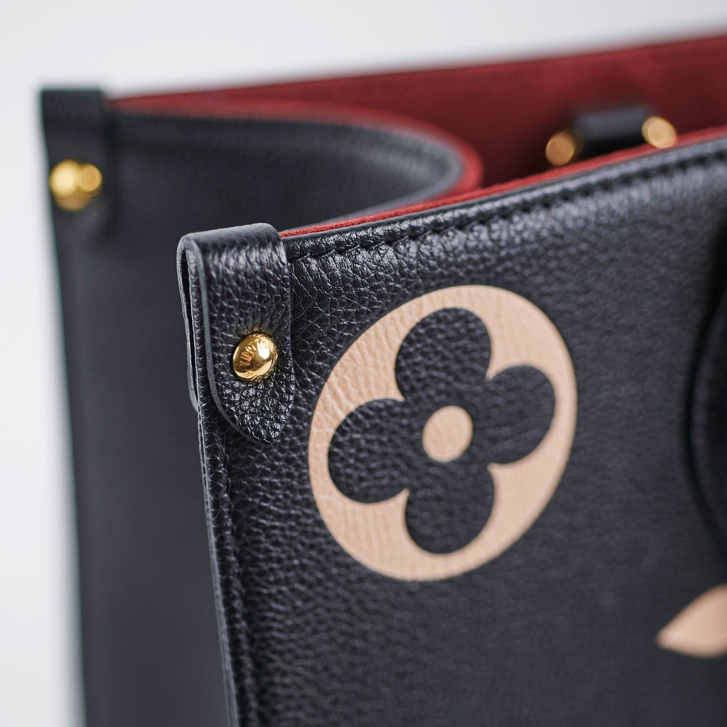 ITEM 18 - Louis Vuitton OnTheGo MM Bicolour