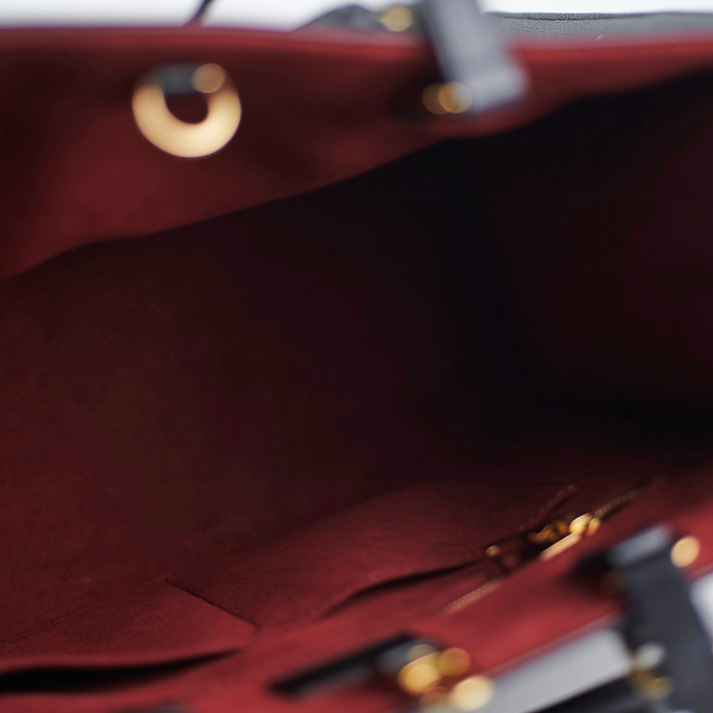 ITEM 18 - Louis Vuitton OnTheGo MM Bicolour