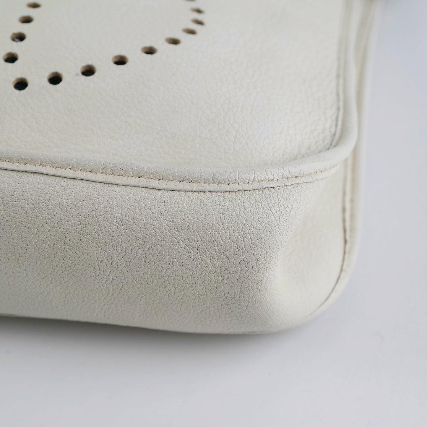 Hermes Evelyn 29 White Stamp E Square