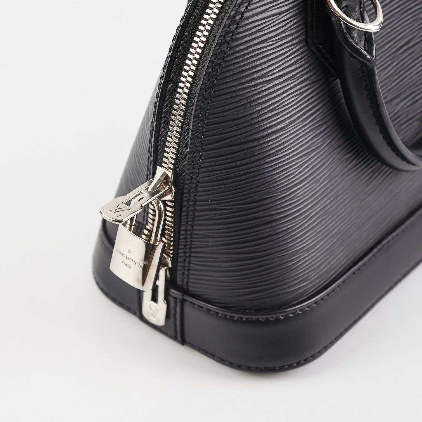 Louis Vuitton Alma BB Epi Black