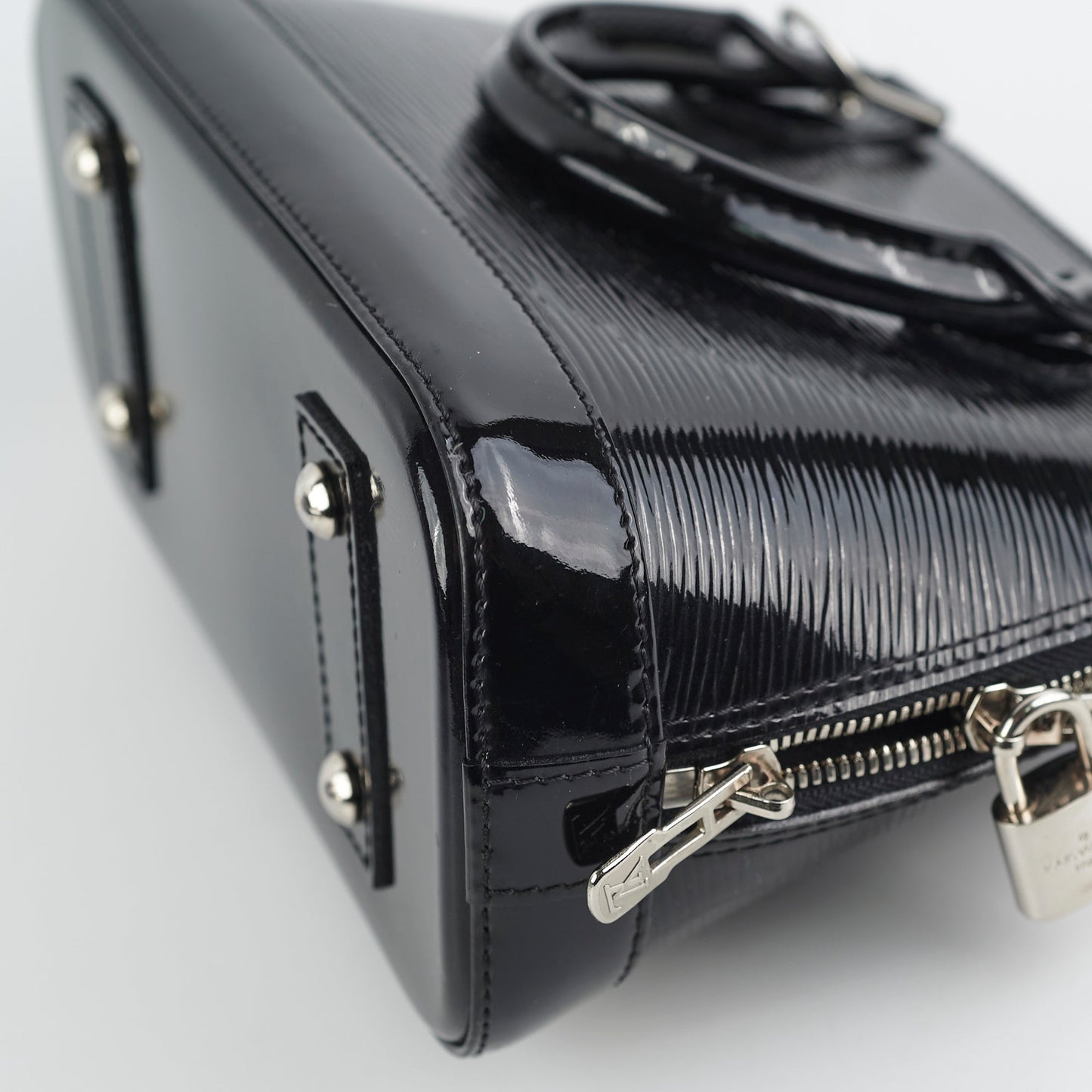 Louis Vuitton Alma BB Epi Patent Black