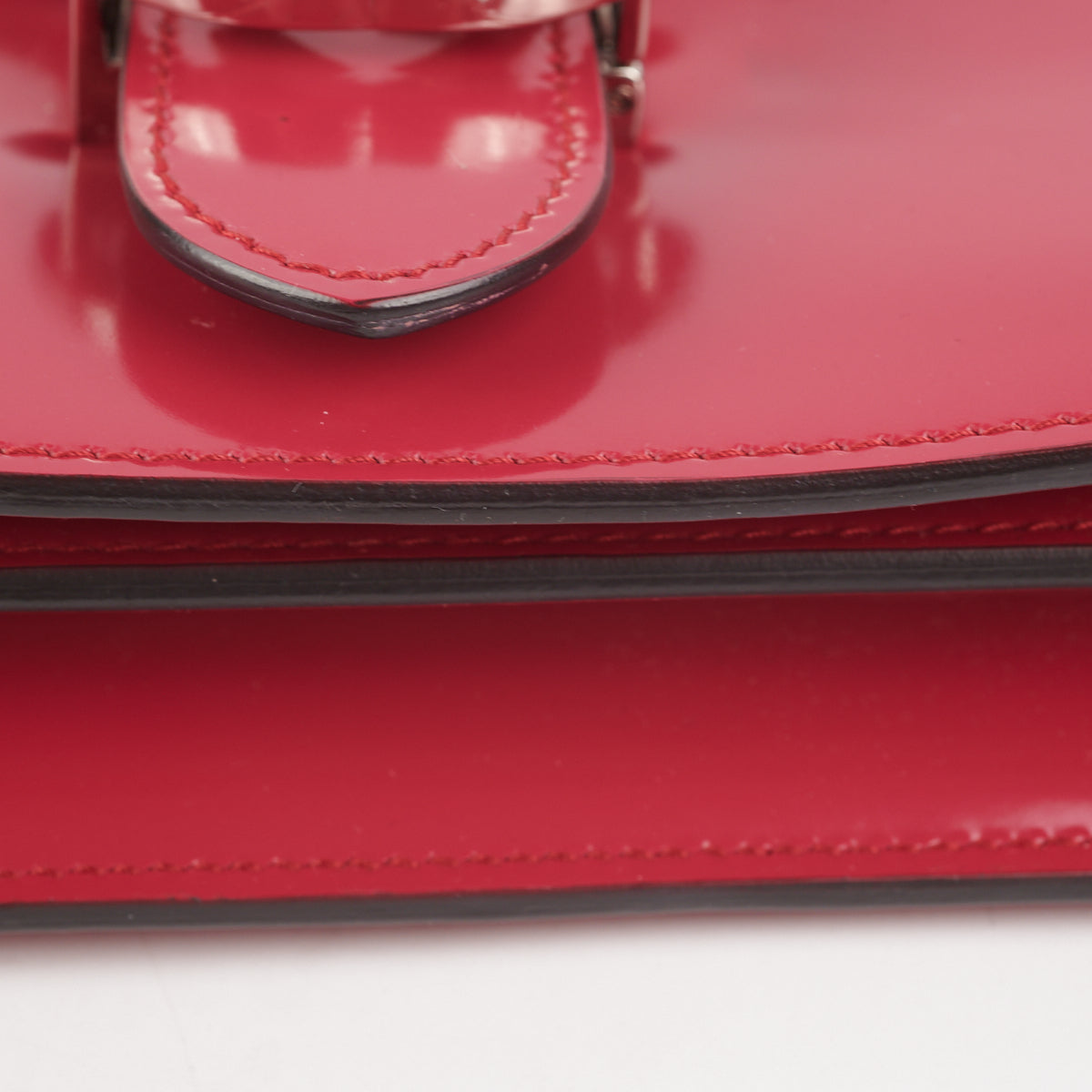 Gucci Medium Interlocking G Shoulder Bag Fuchsia