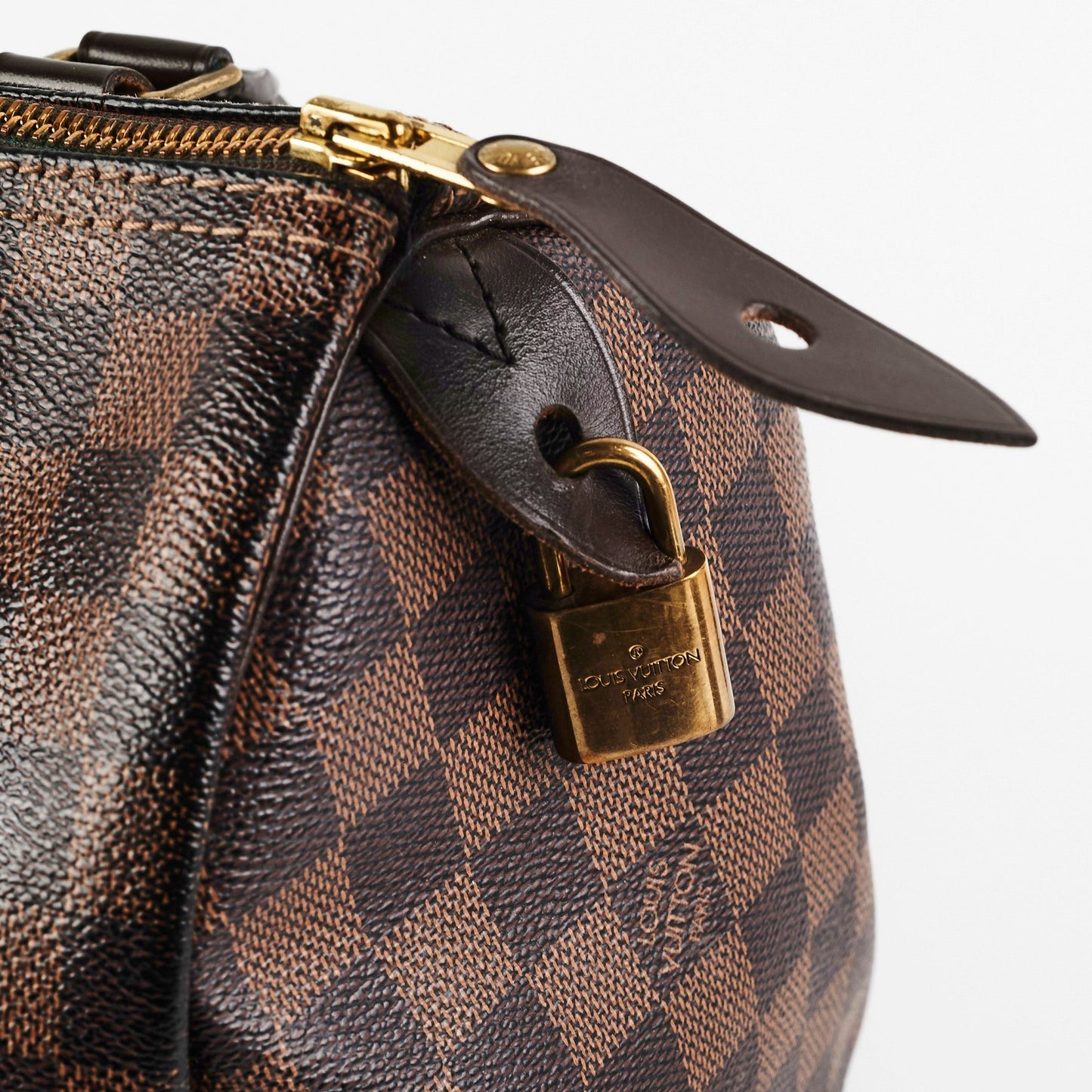 ITEM 21 - Louis Vuitton Speedy 25 Damier Ebene
