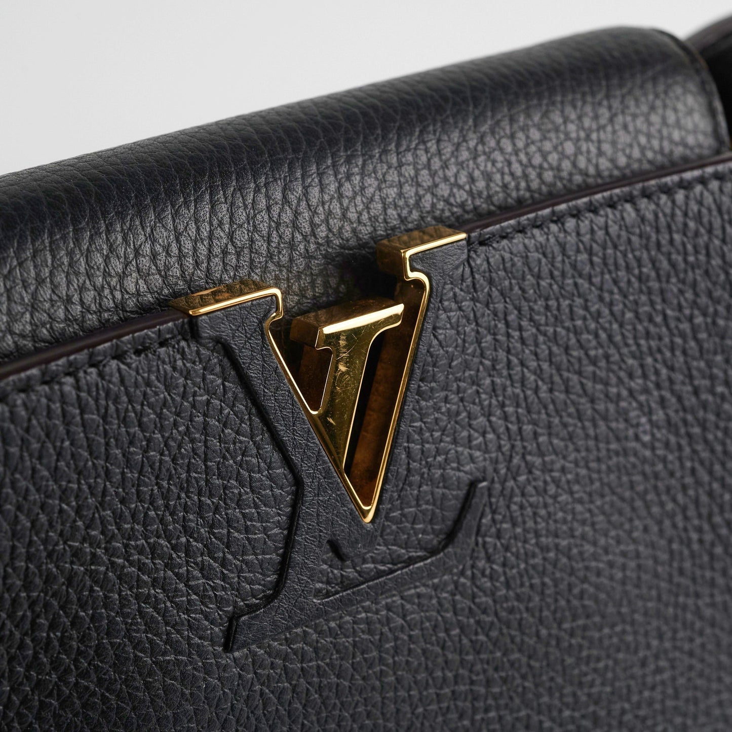Louis Vuitton Capucines MM Black
